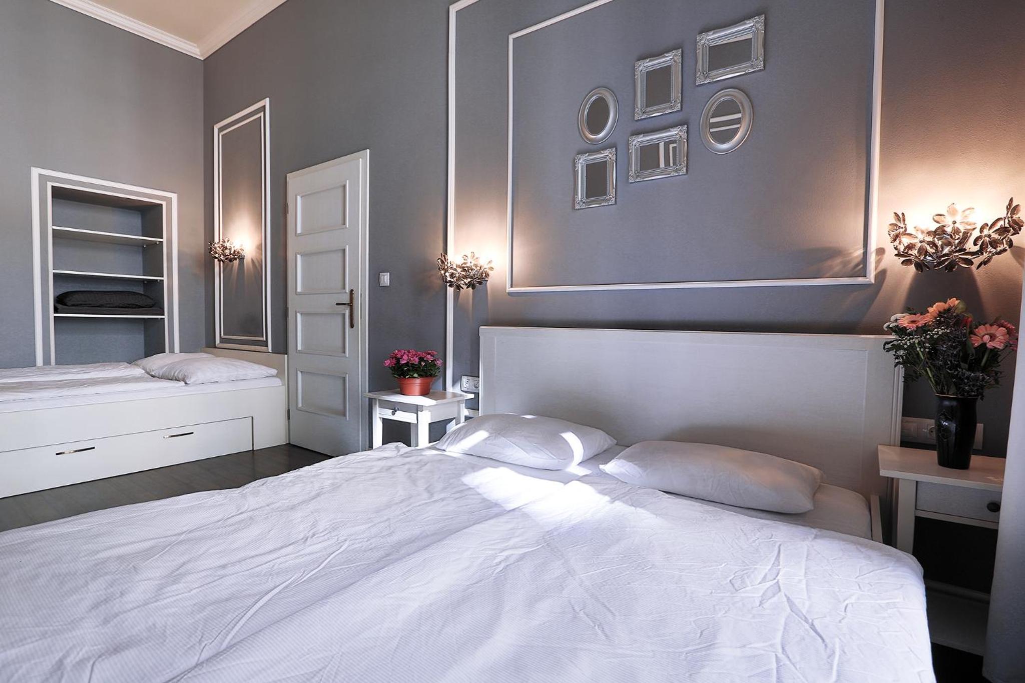 Two-bedroom Haven In The Old Town