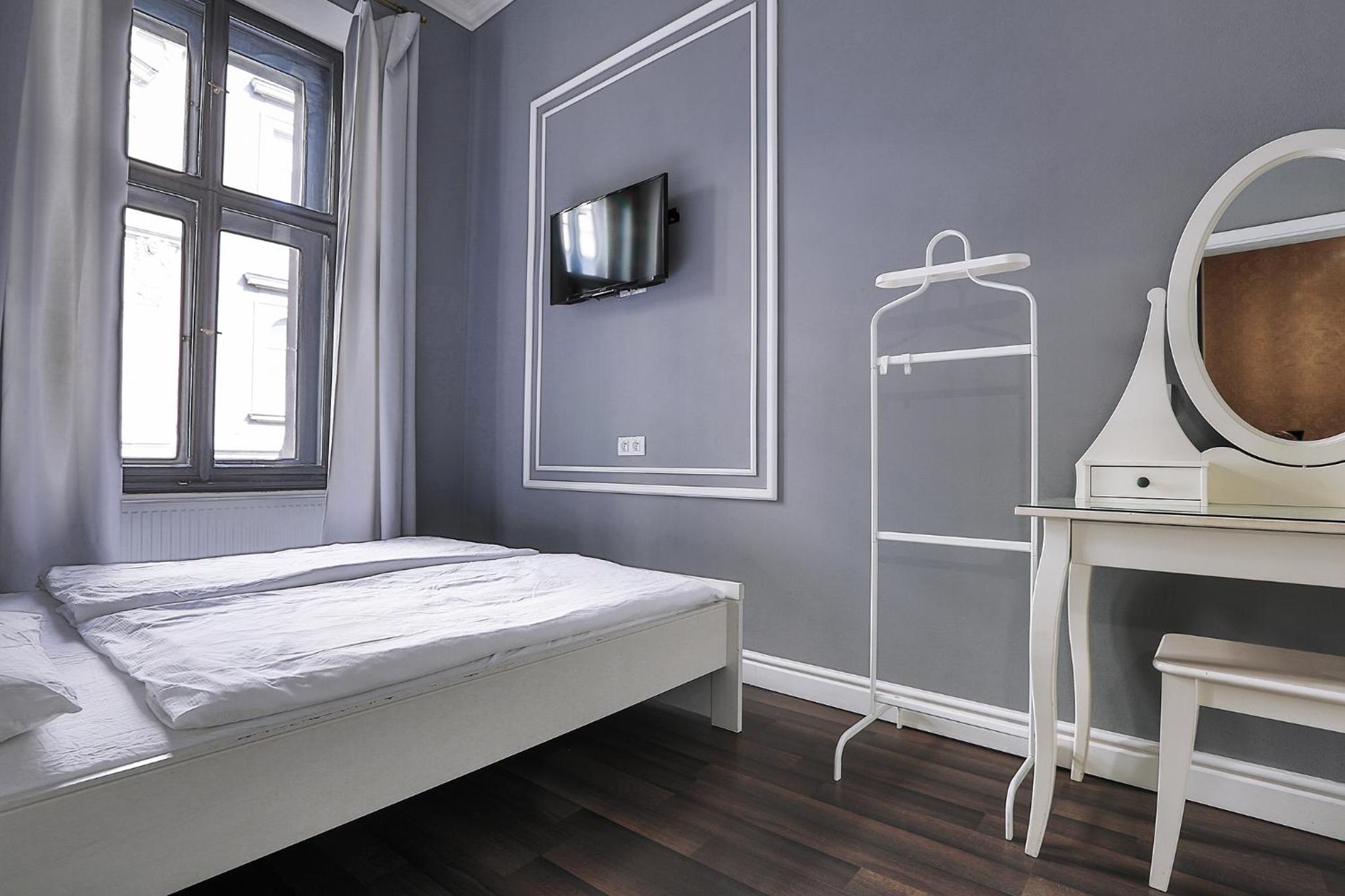Two-bedroom Haven In The Old Town