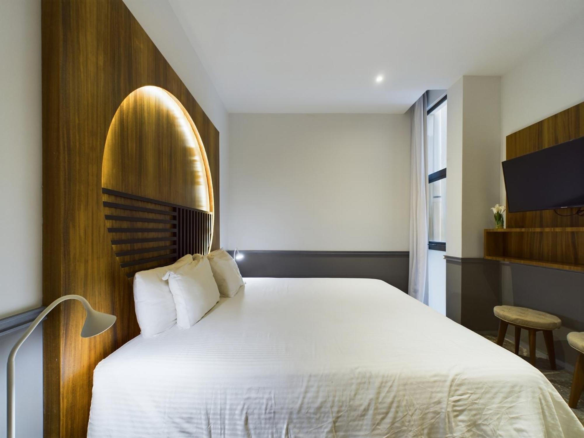 New! Central apartment one street from the beach By Yeah view 5