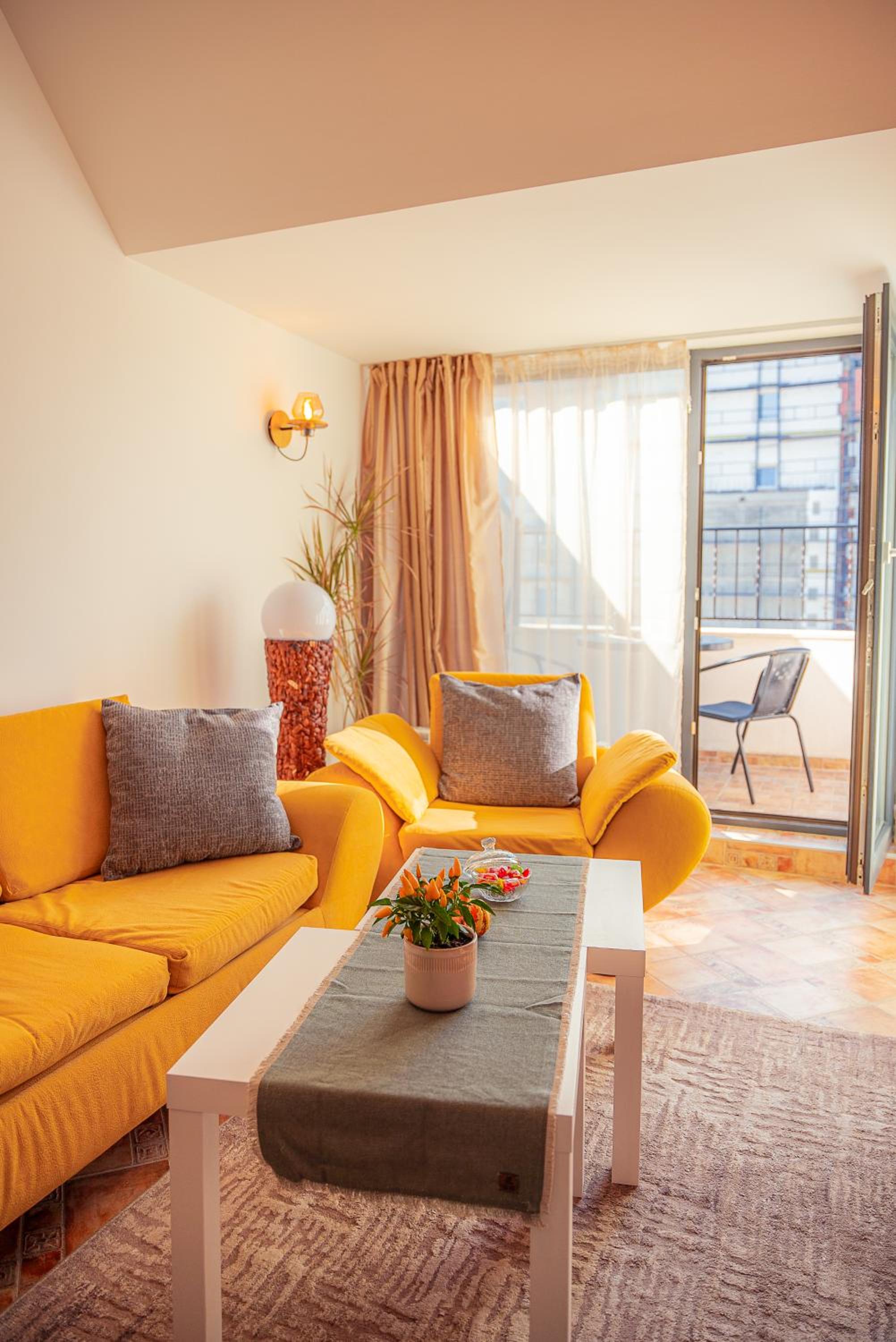 Pumpkin Spiced Suite with Own Parking and Office Setup