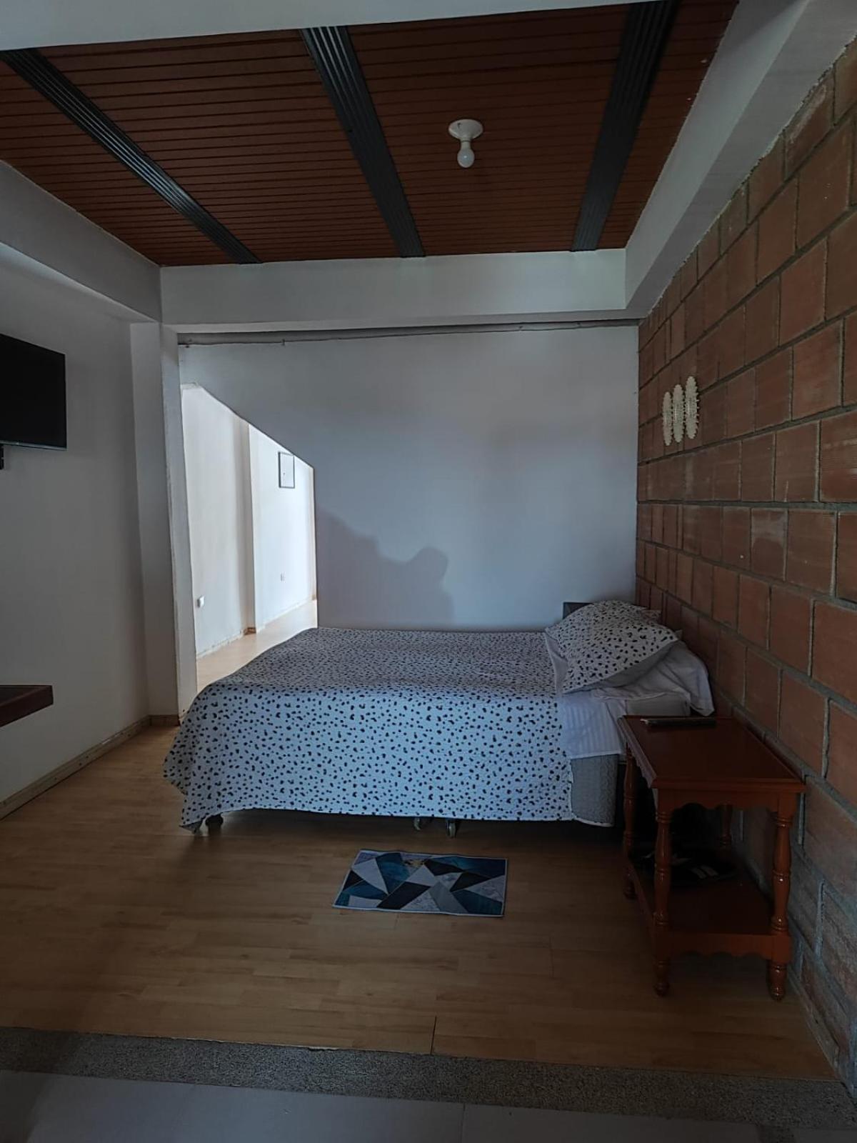 Cómodo estudio en la vía a termales