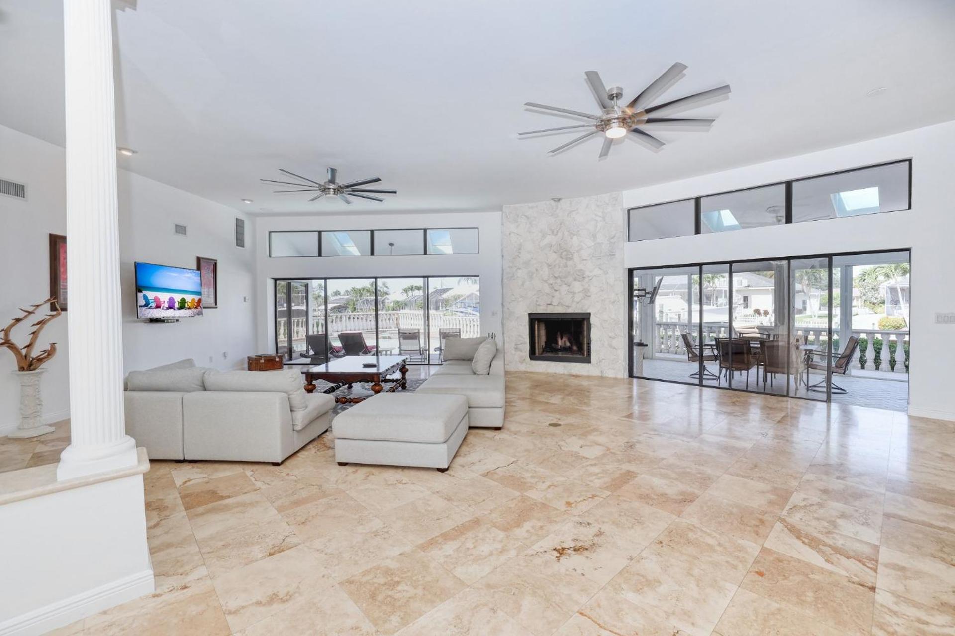 Villa Waterview - Amazing Gulf access pool and spa home on spacious corner lot! view 3