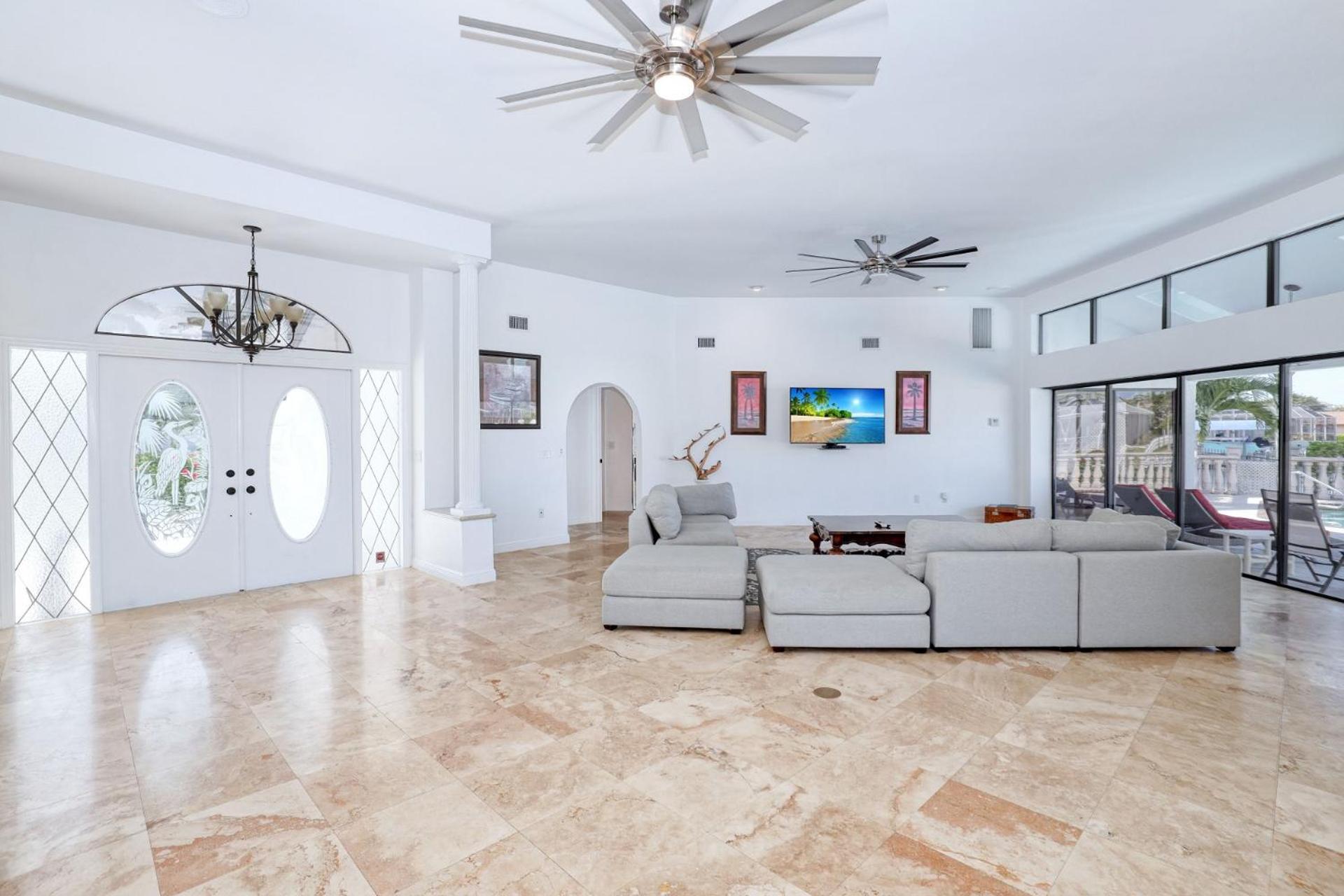 Villa Waterview - Amazing Gulf access pool and spa home on spacious corner lot! view 4