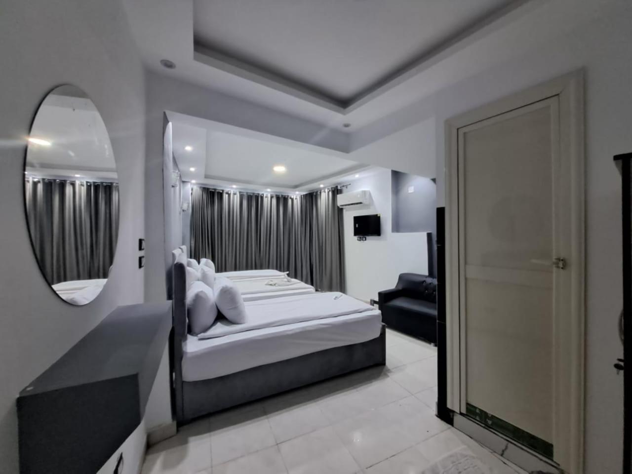 HoTEL NADA