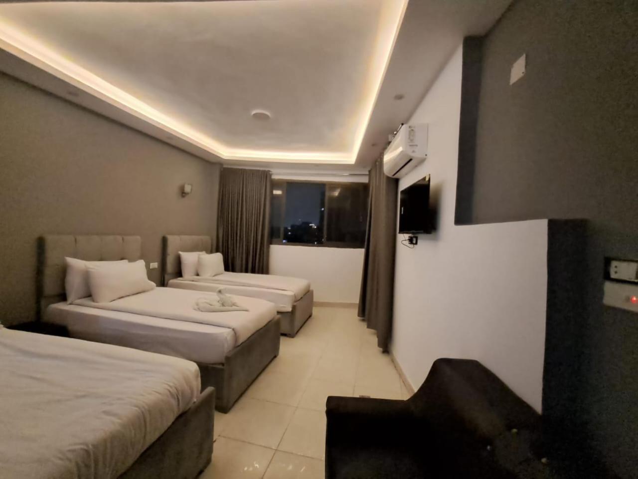 HoTEL NADA