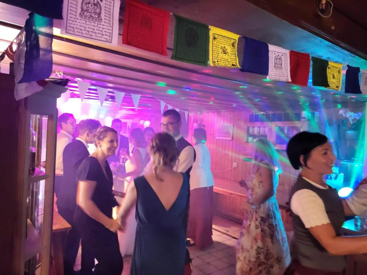 bar