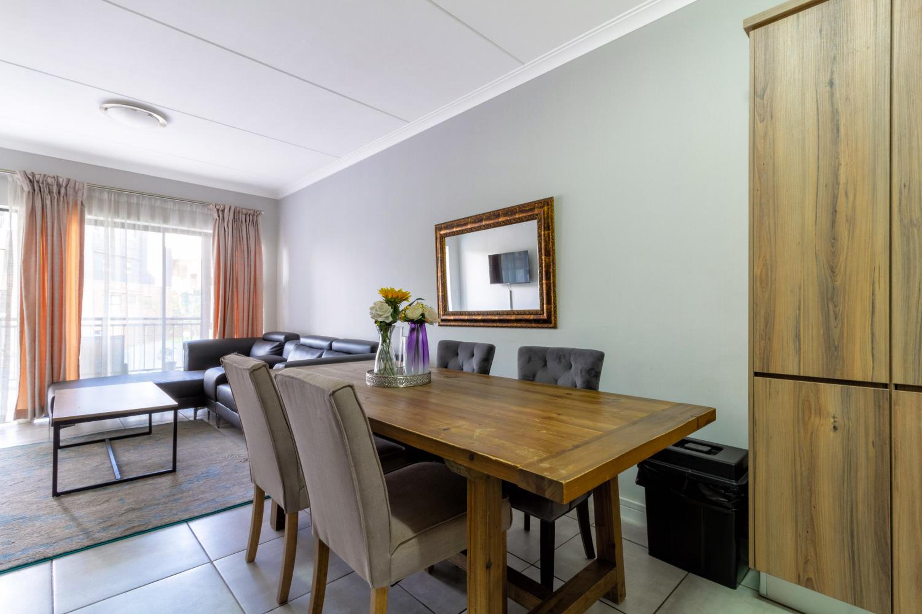 Lovely 2 bed @TheBlyde view 4