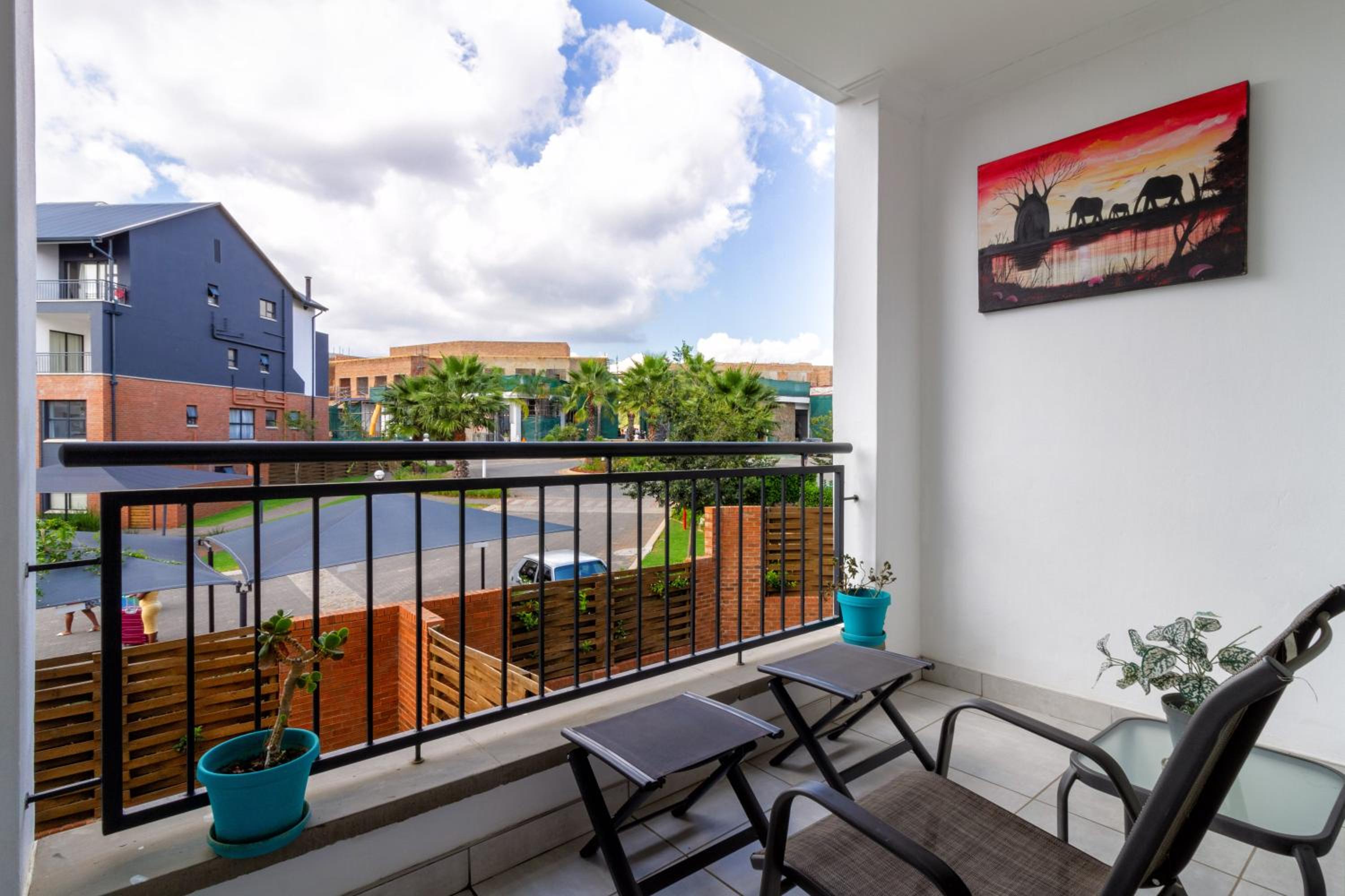 Lovely 2 bed @TheBlyde view 2