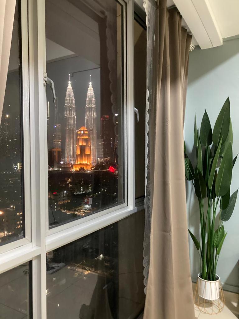 Nour Homestay KLCC View - COZY 2