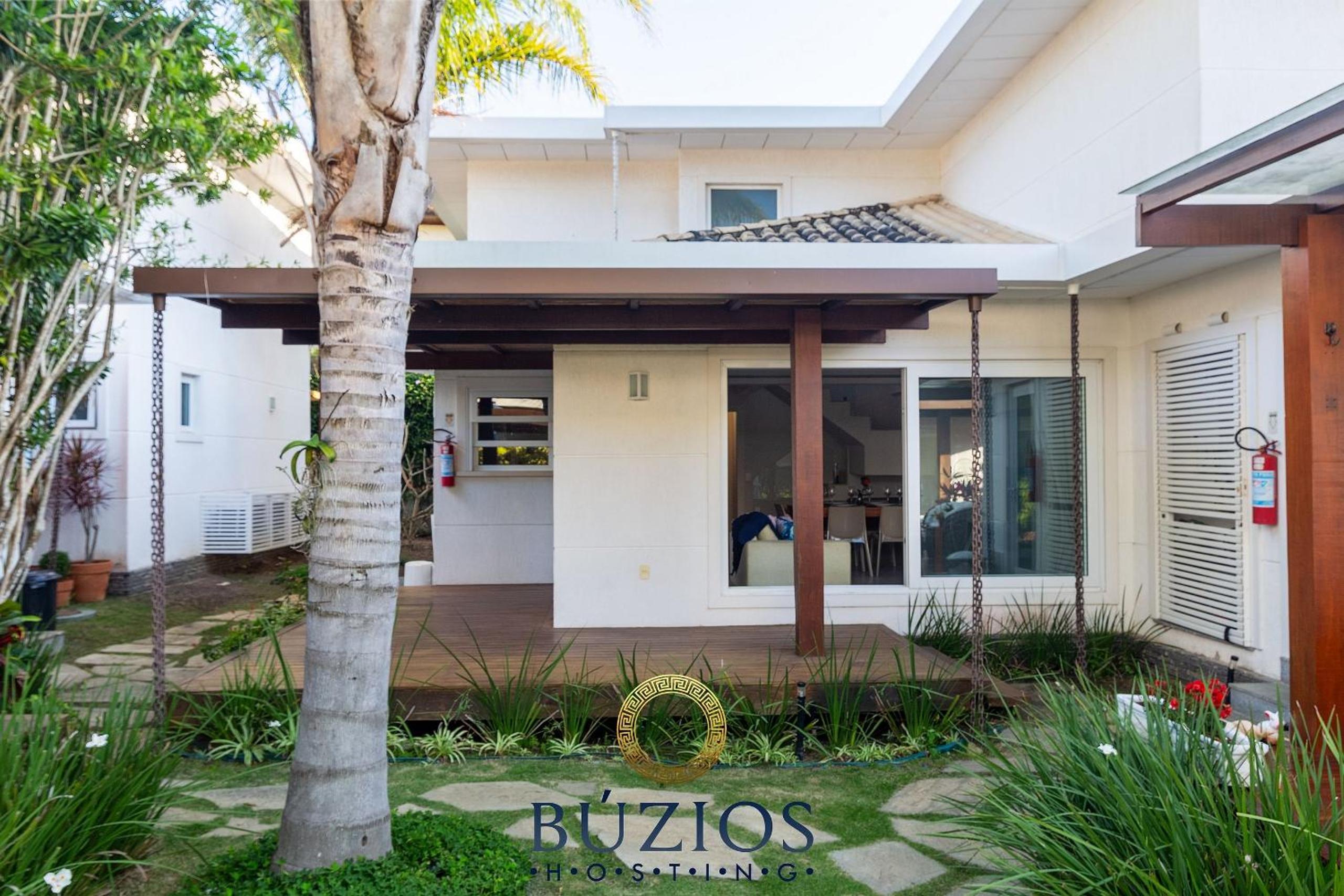 Bz48 Condominium facing Orla Bardot! House with 4 suites