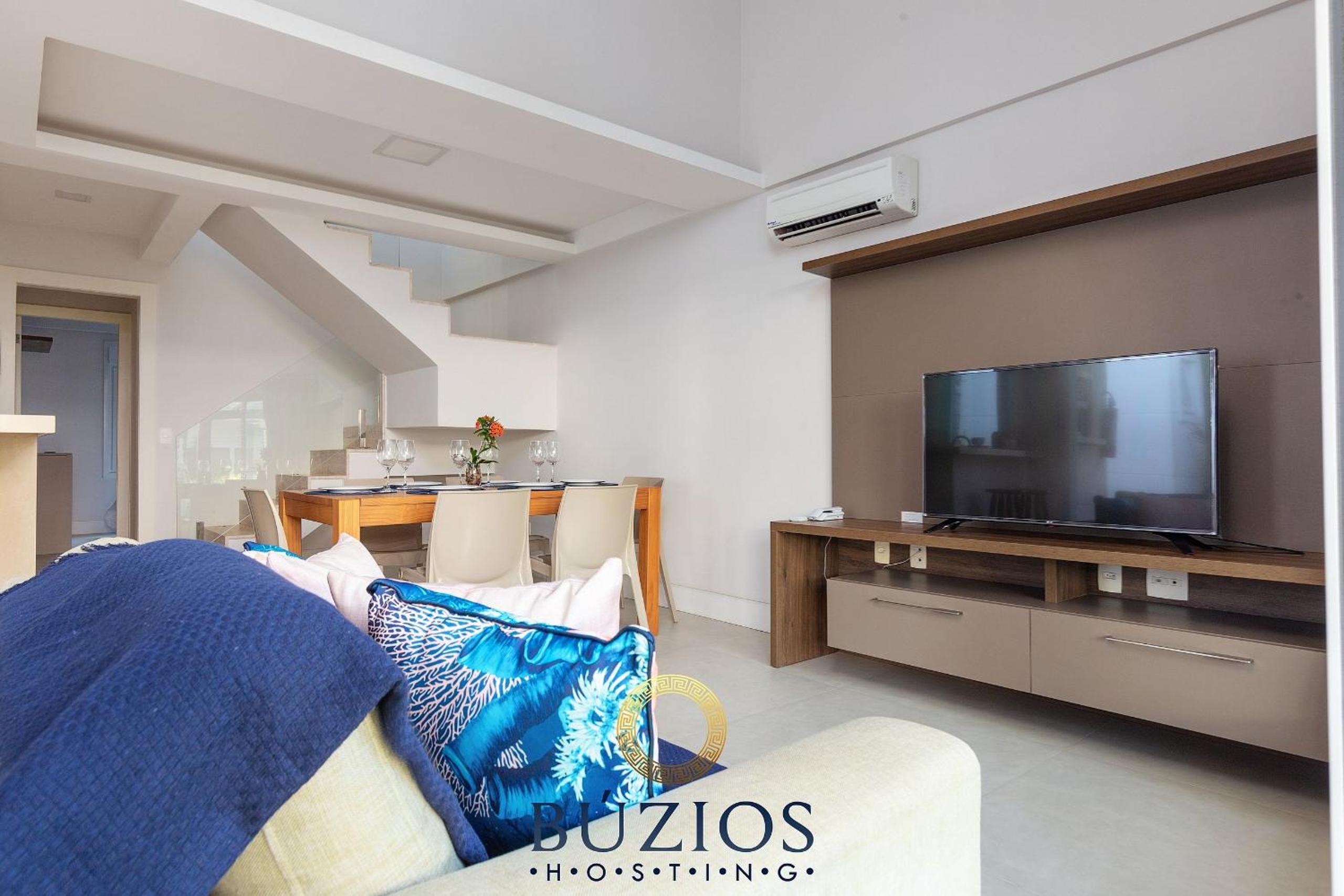 Bz48 Condominium facing Orla Bardot! House with 4 suites