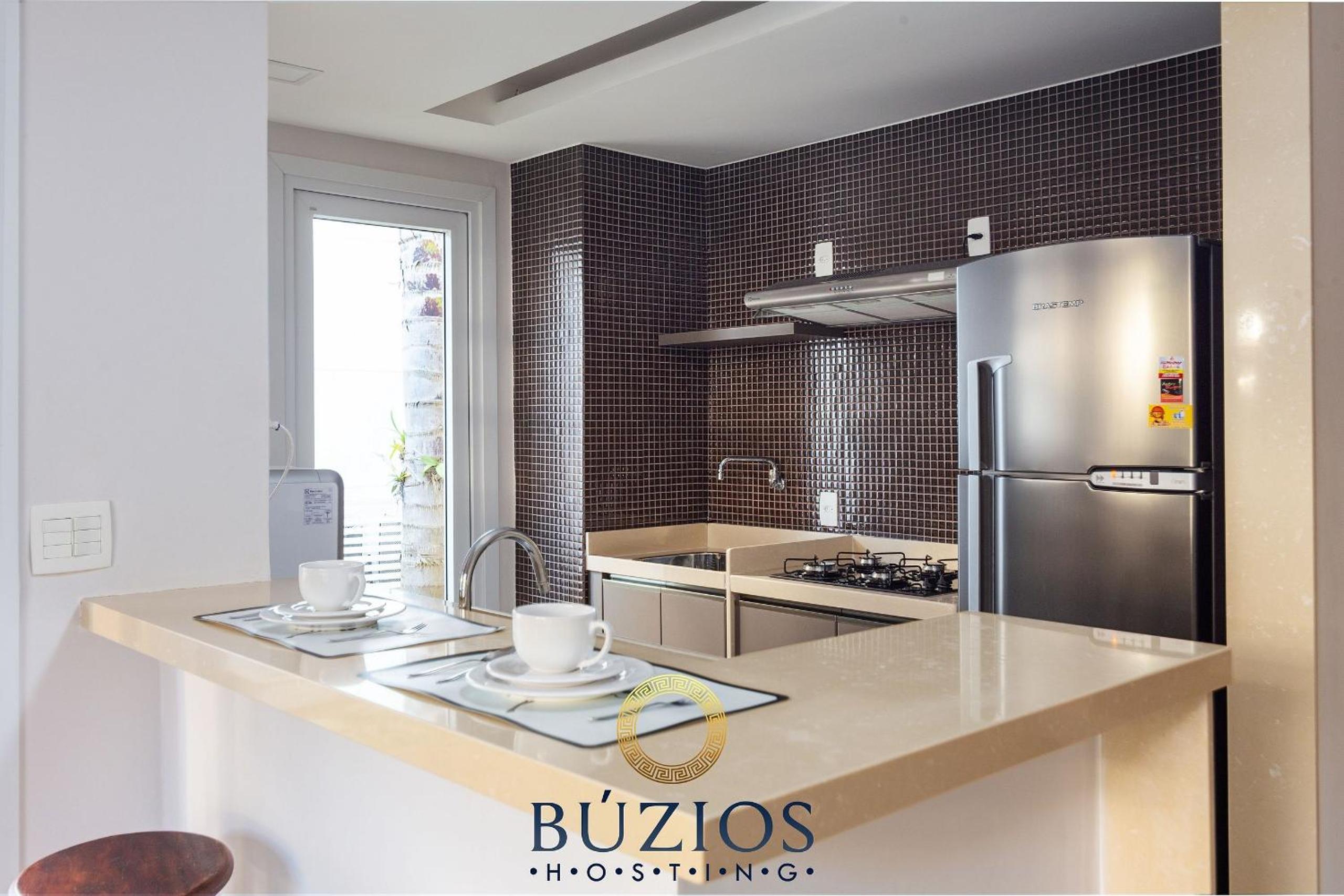 Bz48 Condominium facing Orla Bardot! House with 4 suites