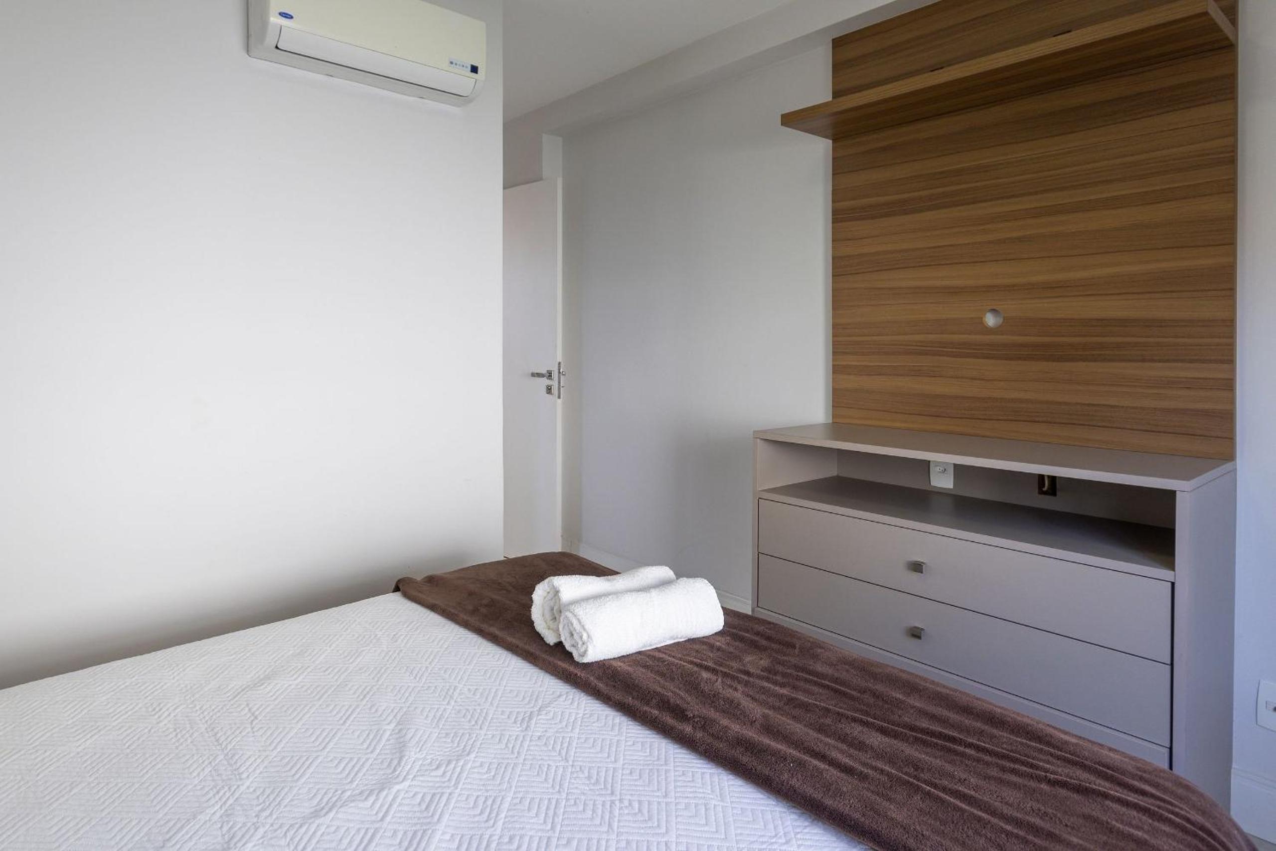 Bz48 Condominium facing Orla Bardot! House with 4 suites