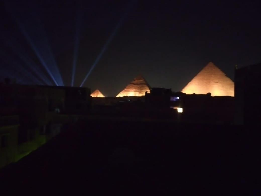 Richard Pyramids inn hotel