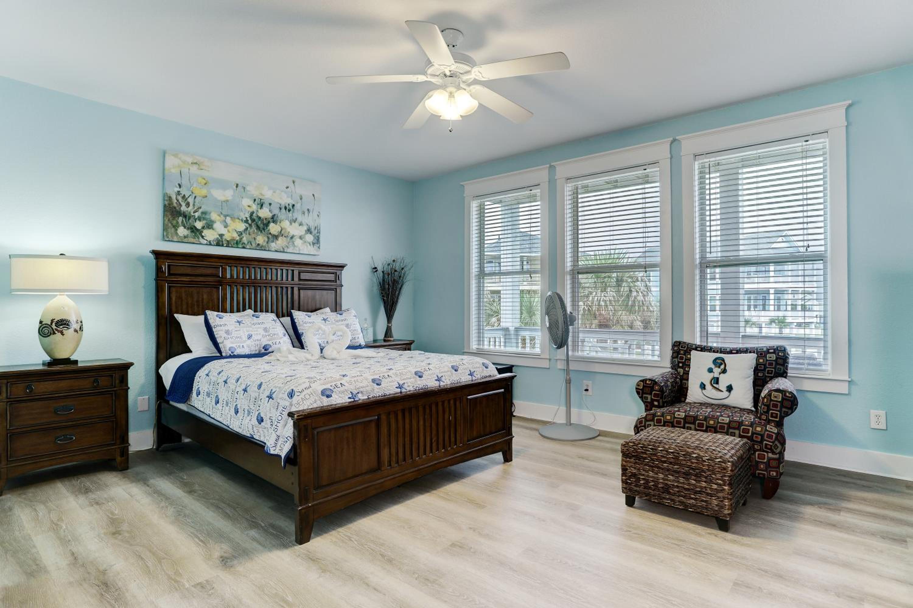 Cozy Beach Home with Resort Amenities, Oceanbay, lake views and 3 decks! view 3