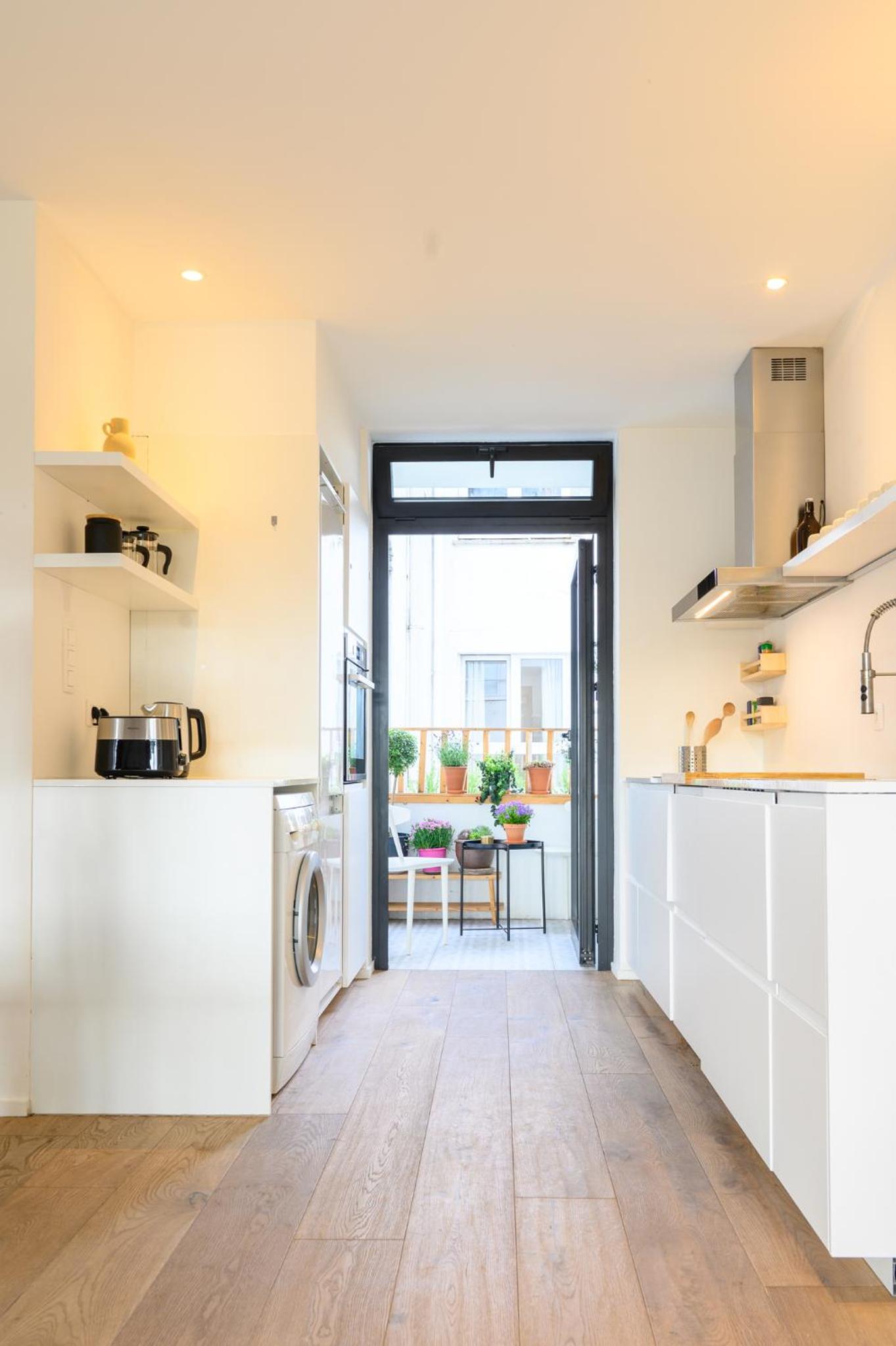 Stylish and Spacious City Center Apartment
