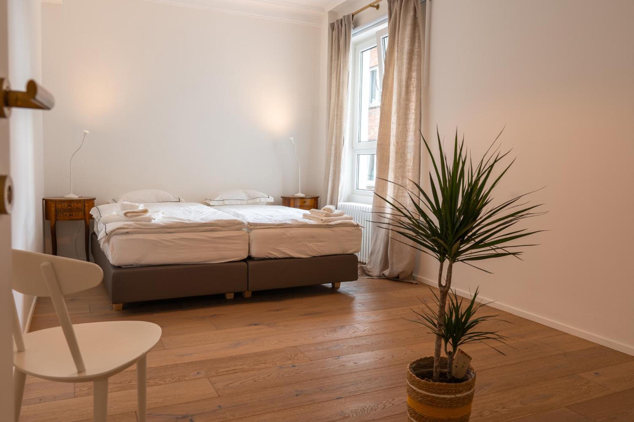 Stylish and Spacious City Center Apartment