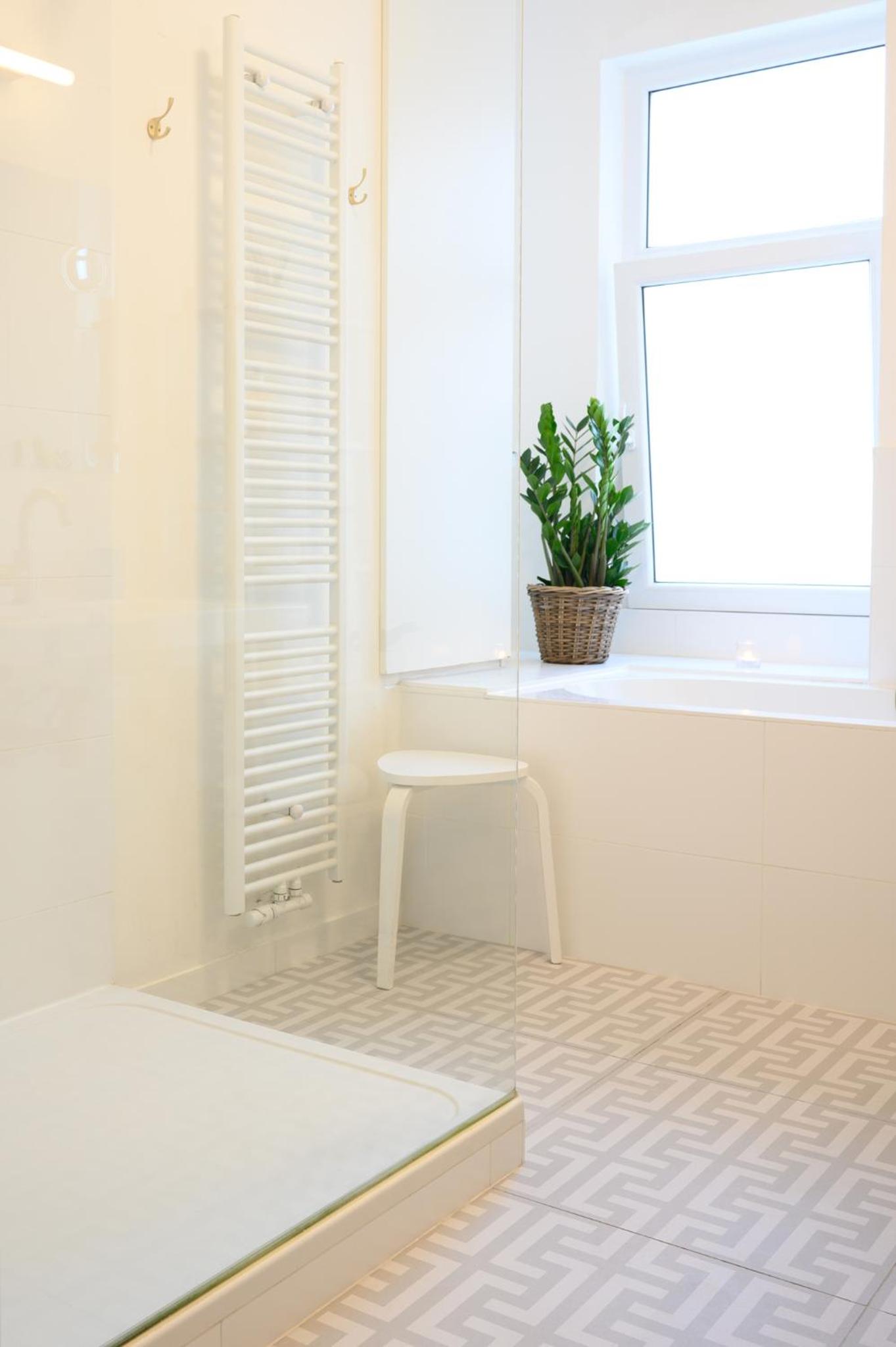 Stylish and Spacious City Center Apartment