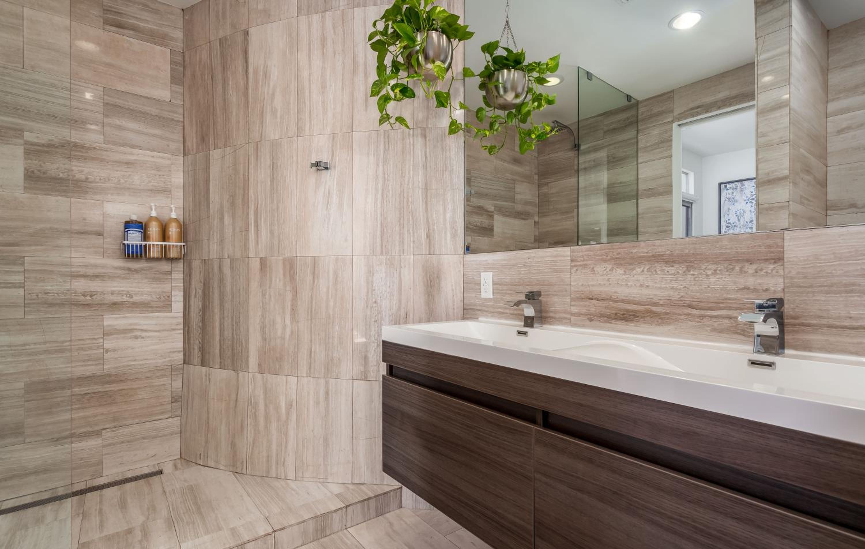 Luxurious Architectural Villa in Prime West Hollywood Neighborhood