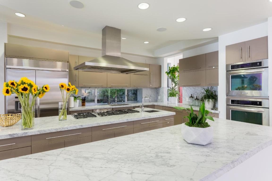 Luxurious Architectural Villa in Prime West Hollywood Neighborhood