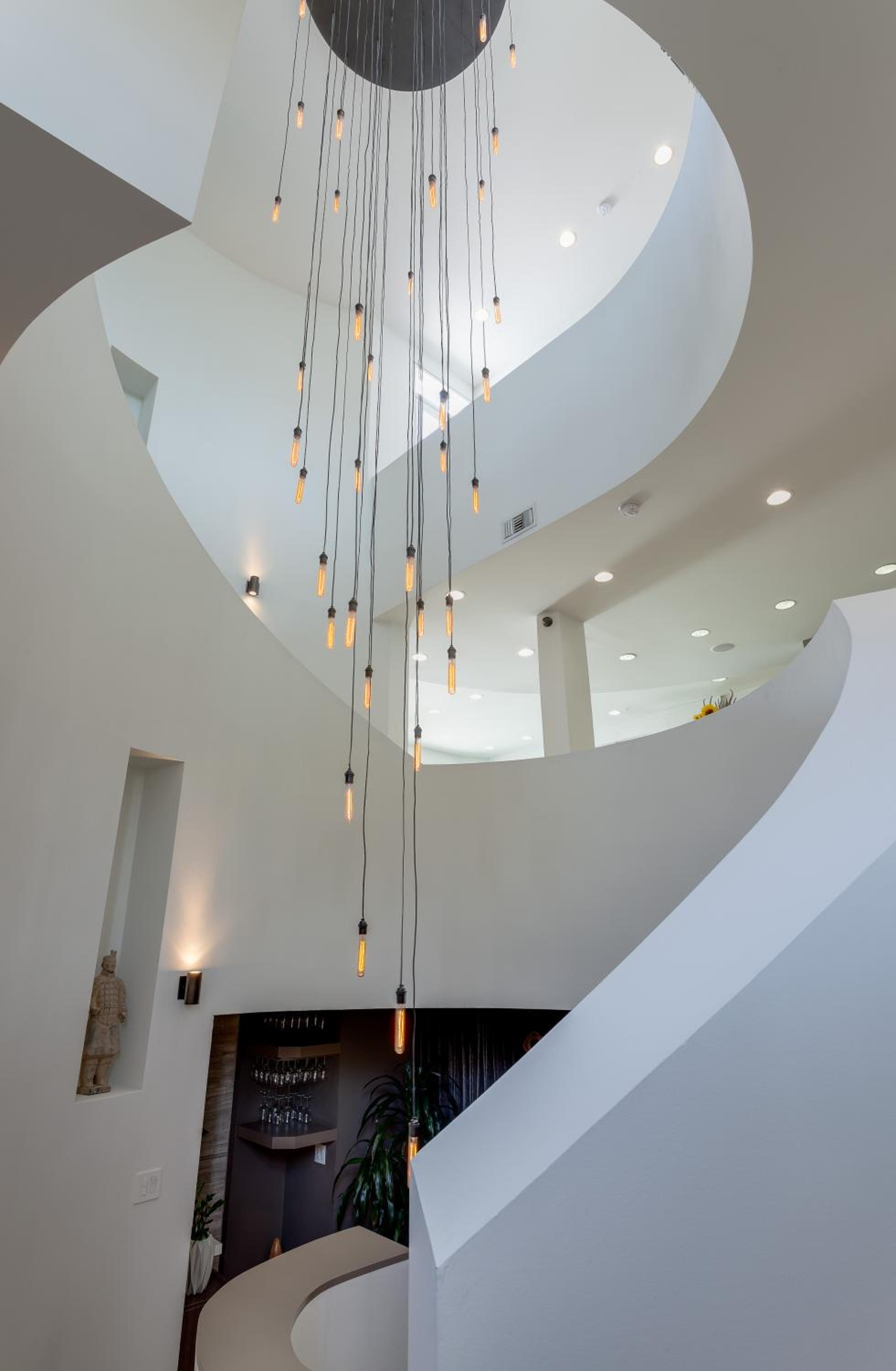 Luxurious Architectural Villa in Prime West Hollywood Neighborhood