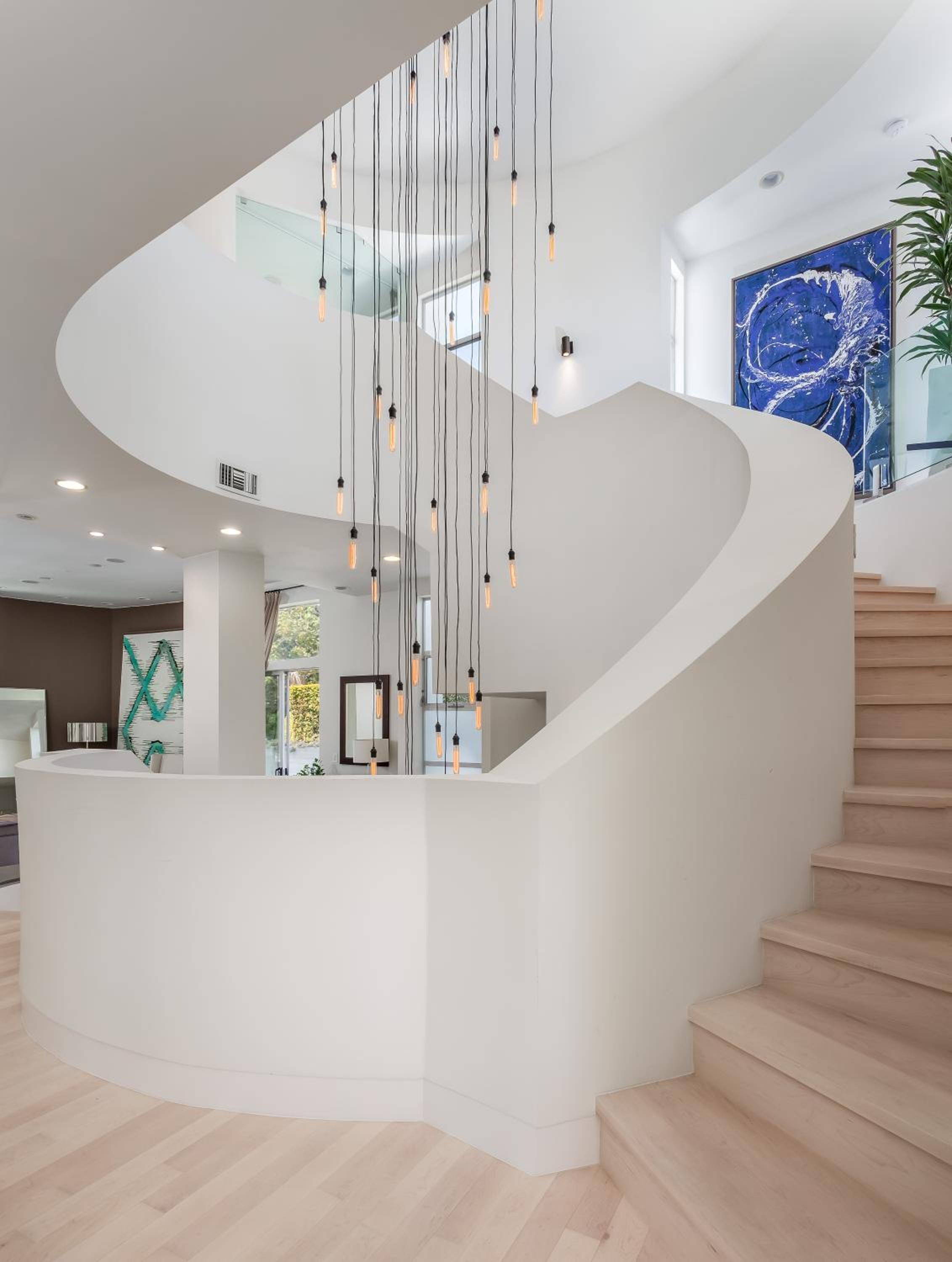 Luxurious Architectural Villa in Prime West Hollywood Neighborhood
