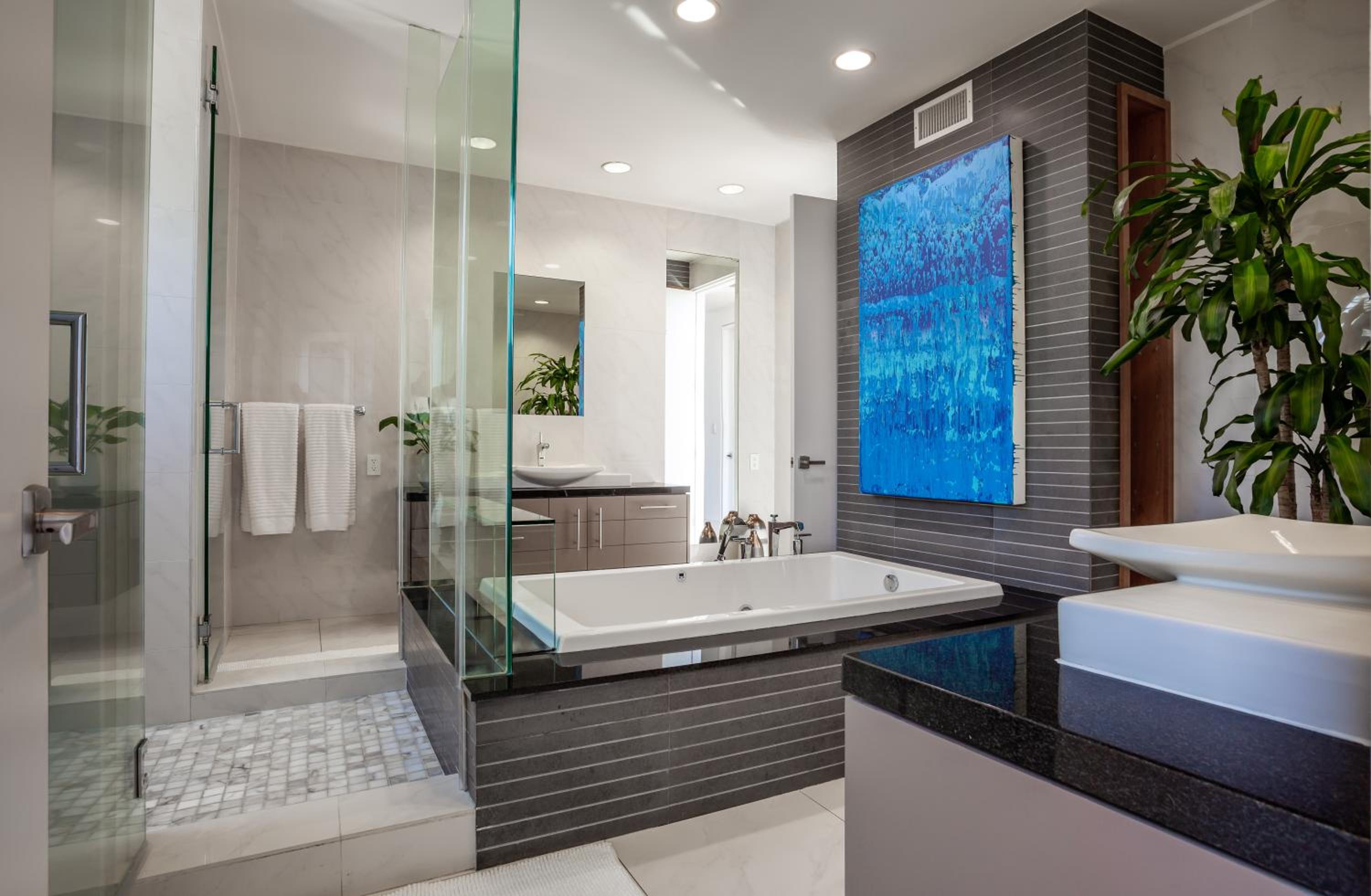 Luxurious Architectural Villa in Prime West Hollywood Neighborhood