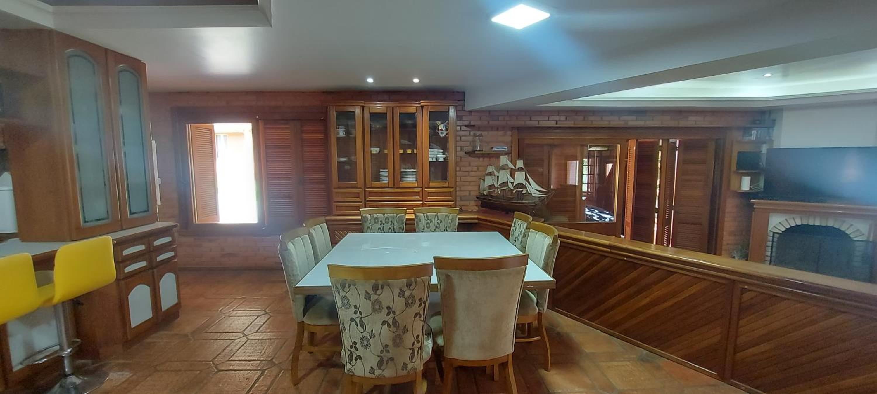 Casa 4 suíte, piscina interna em Pinto Bandeira