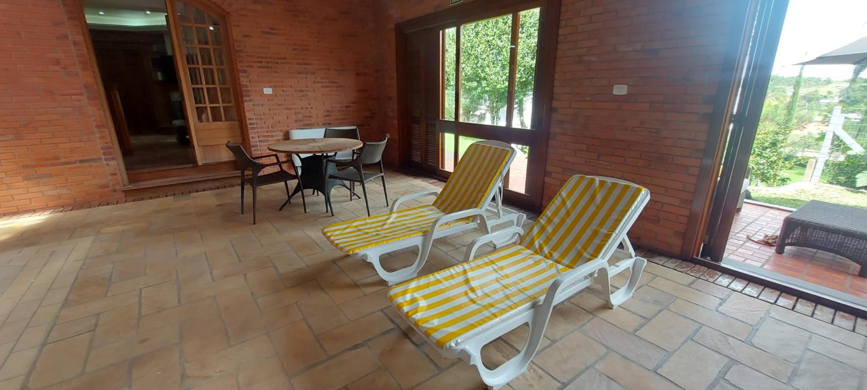 Casa 4 suíte, piscina interna em Pinto Bandeira