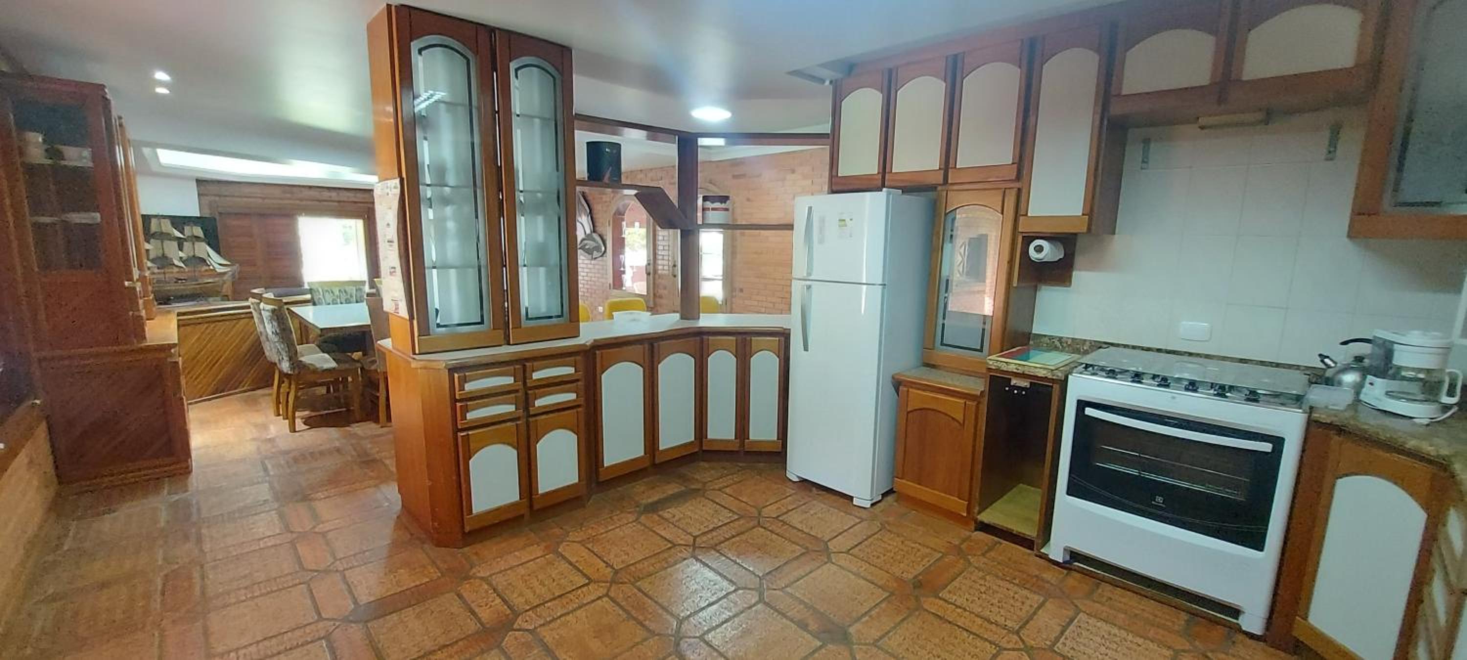 Casa 4 suíte, piscina interna em Pinto Bandeira