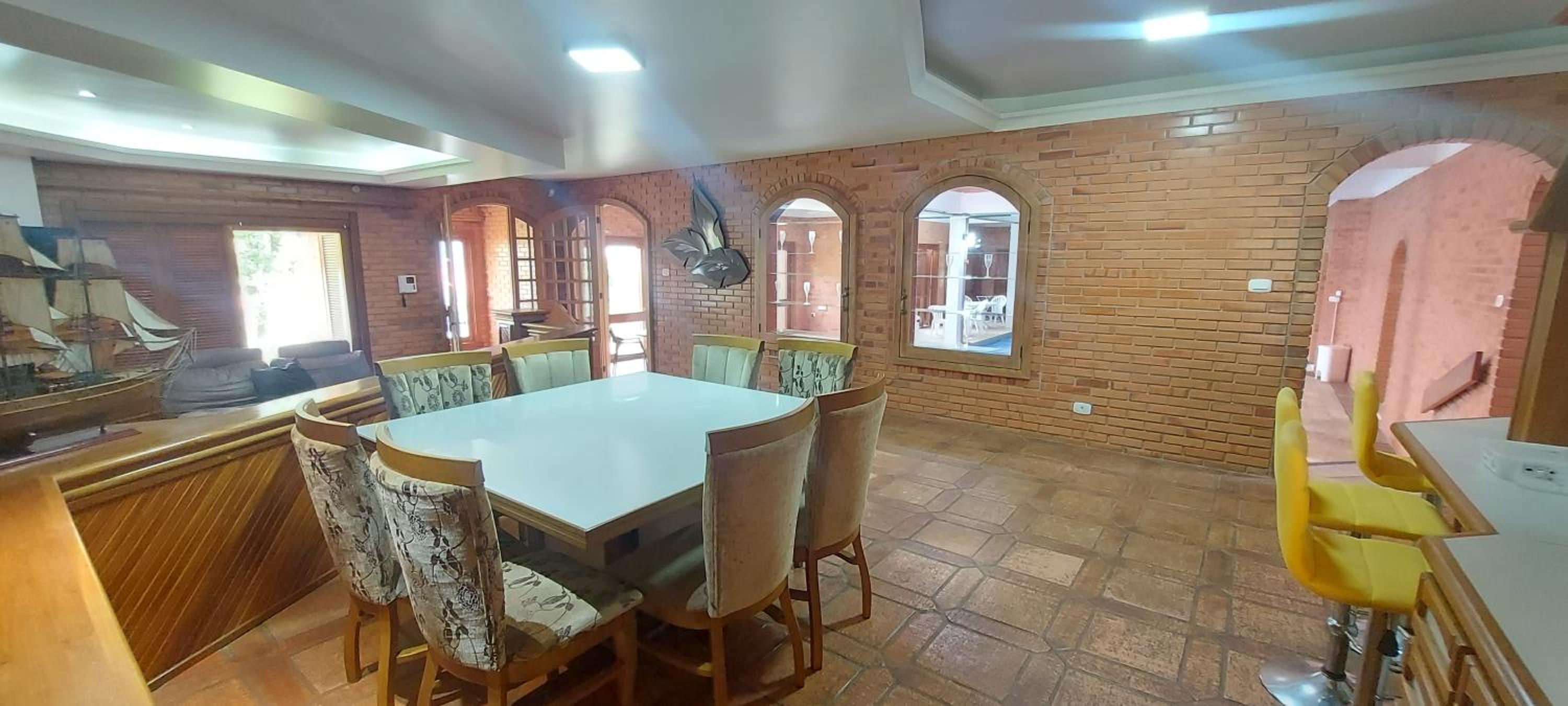 Casa 4 suíte, piscina interna em Pinto Bandeira