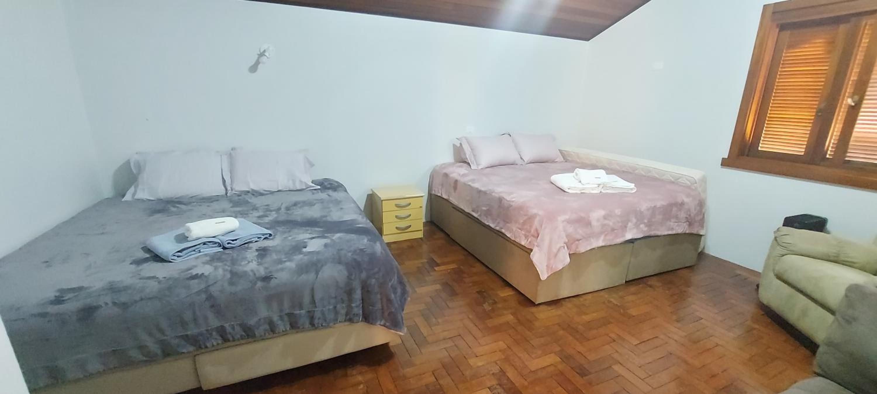 Casa 4 suíte, piscina interna em Pinto Bandeira