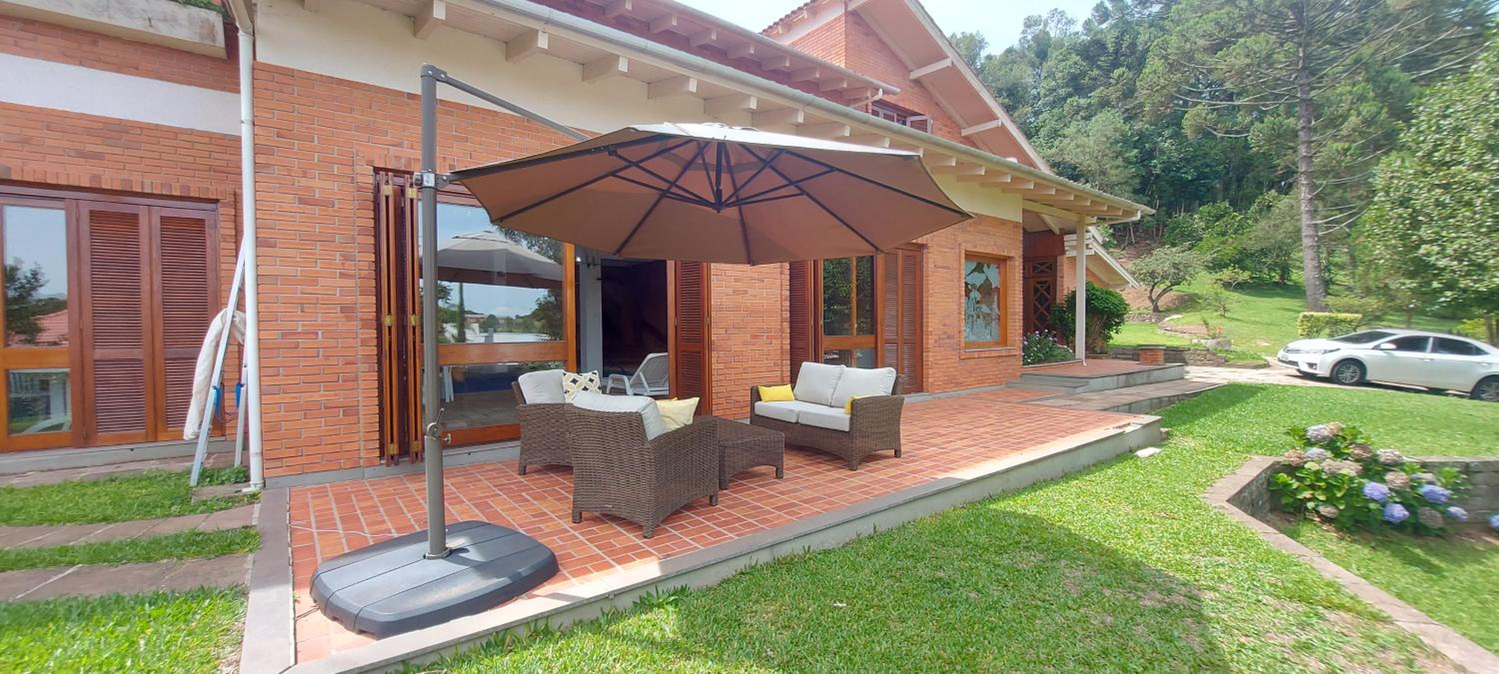 Casa 4 suíte, piscina interna em Pinto Bandeira