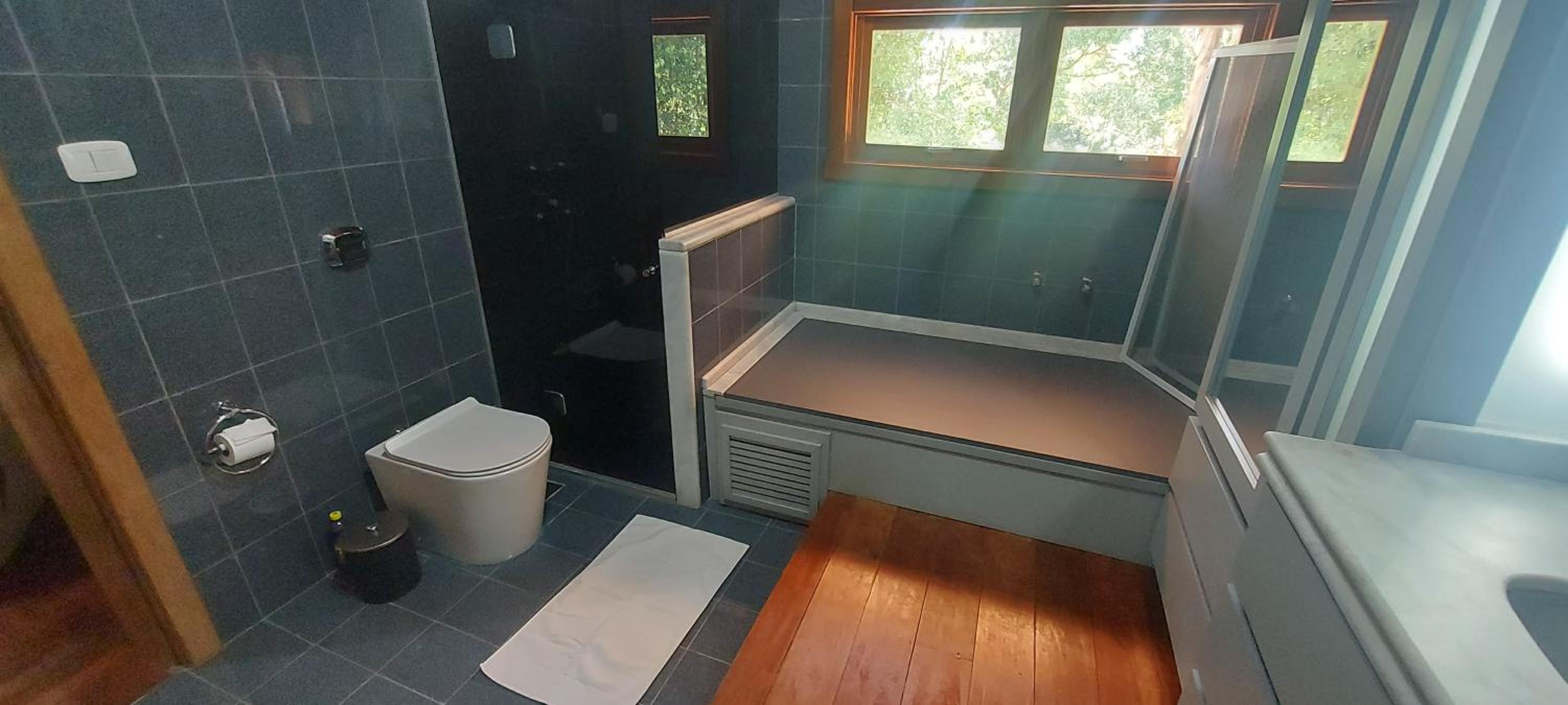 Casa 4 suíte, piscina interna em Pinto Bandeira