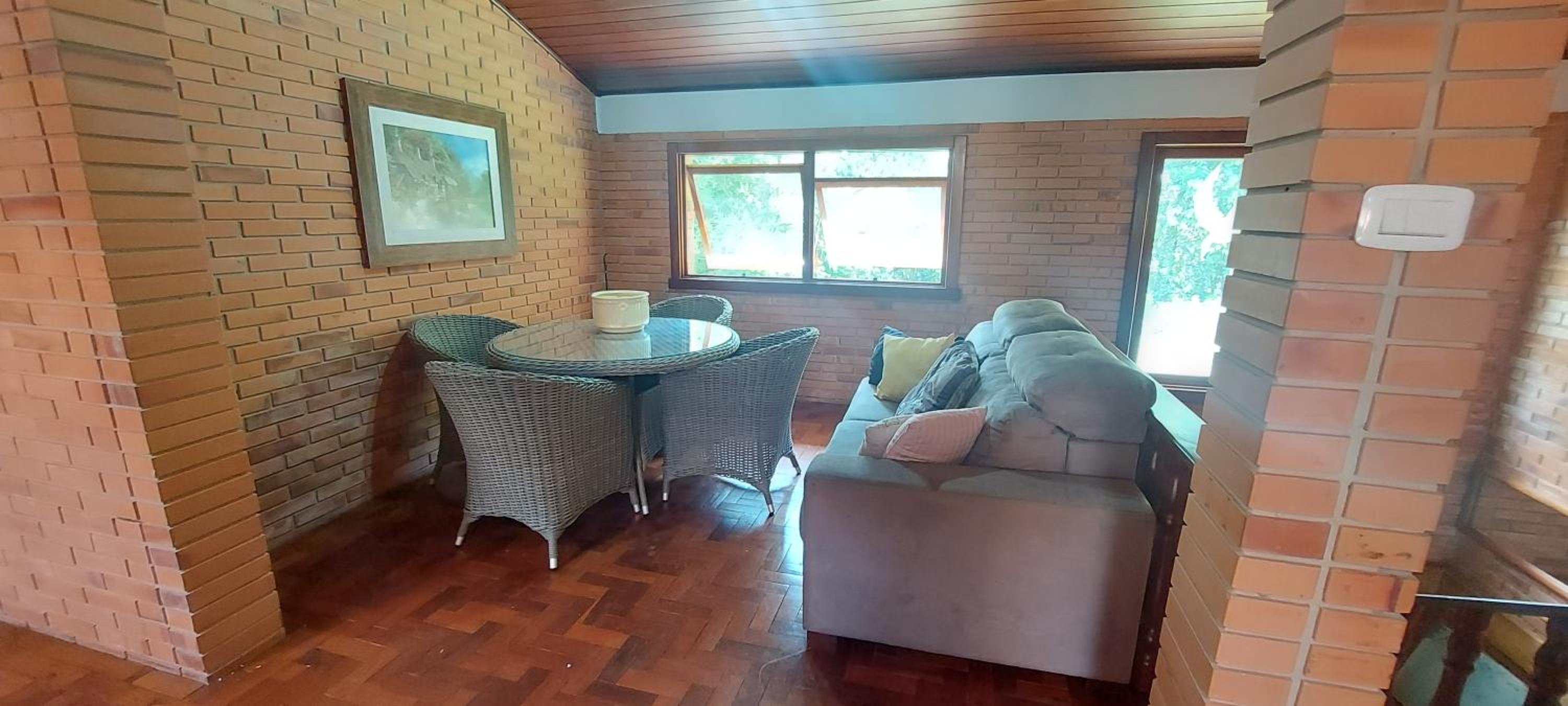 Casa 4 suíte, piscina interna em Pinto Bandeira