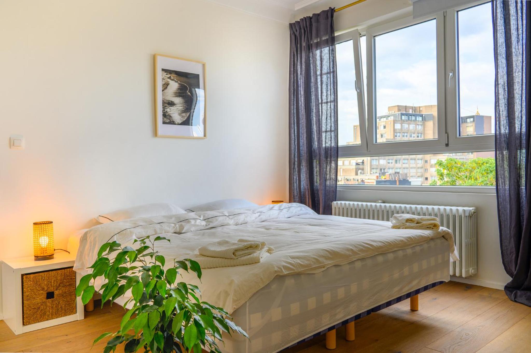 Stylish and Spacious City Center Apartment
