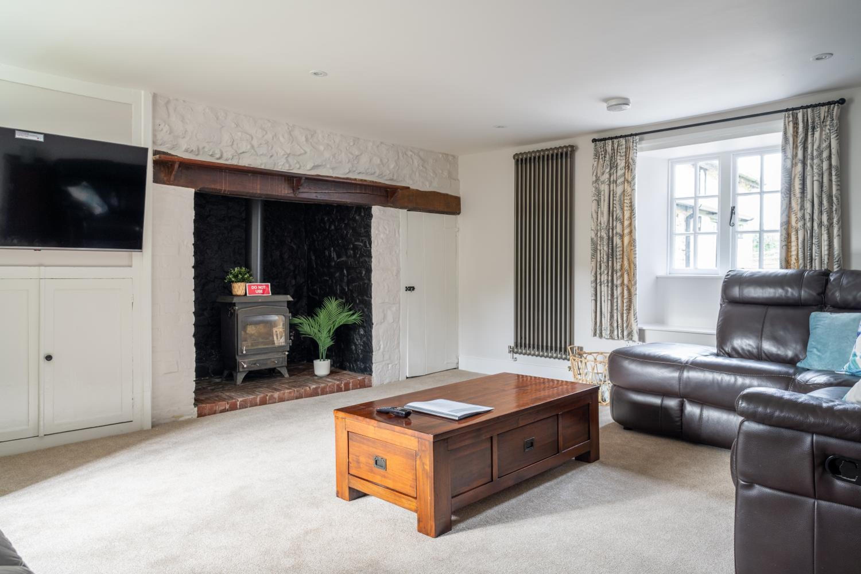 Charming Family Farmhouse near Lyme Regis view 2