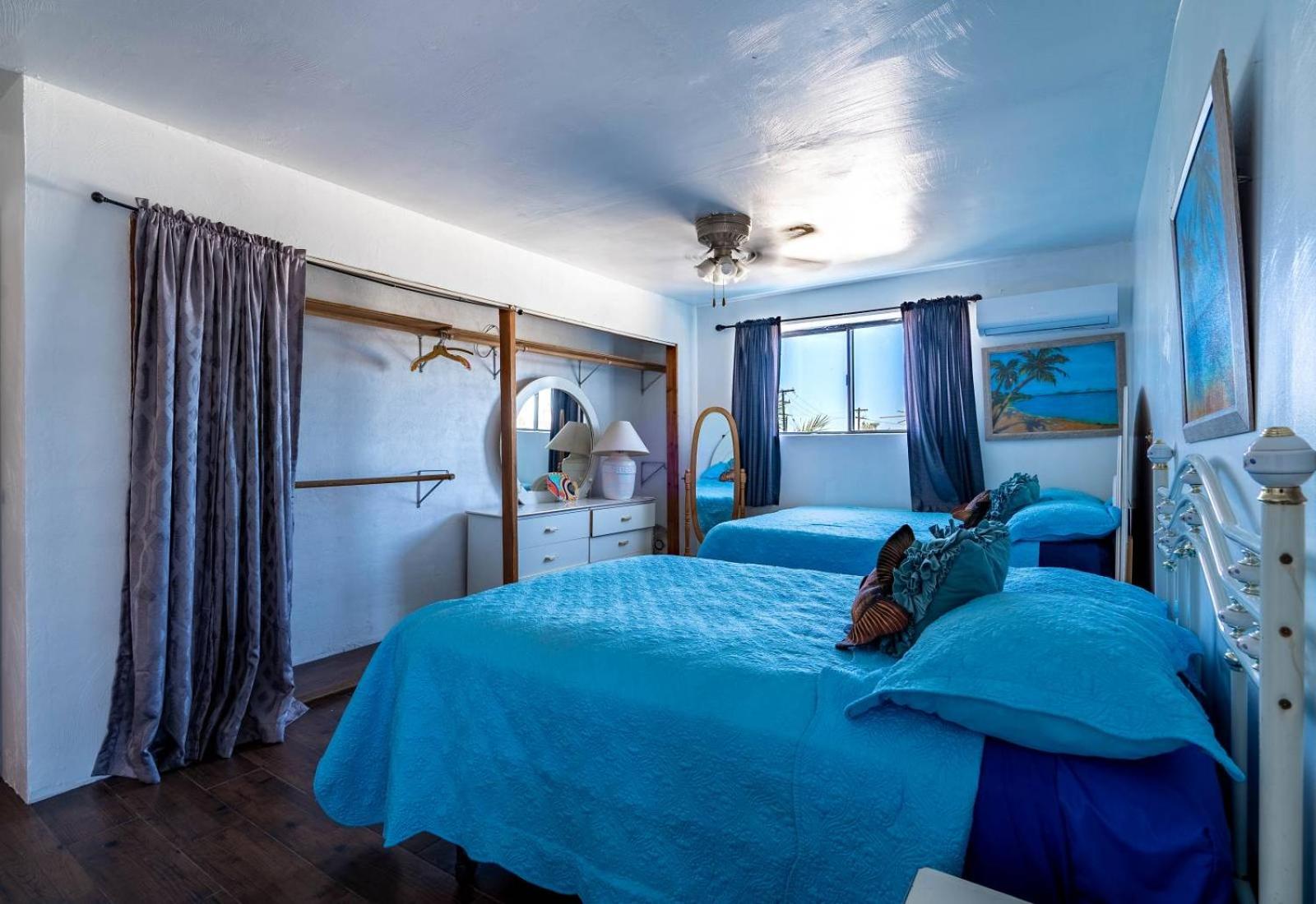 Huge Family 5 bedroom sleeps 16 with private pool home view 4