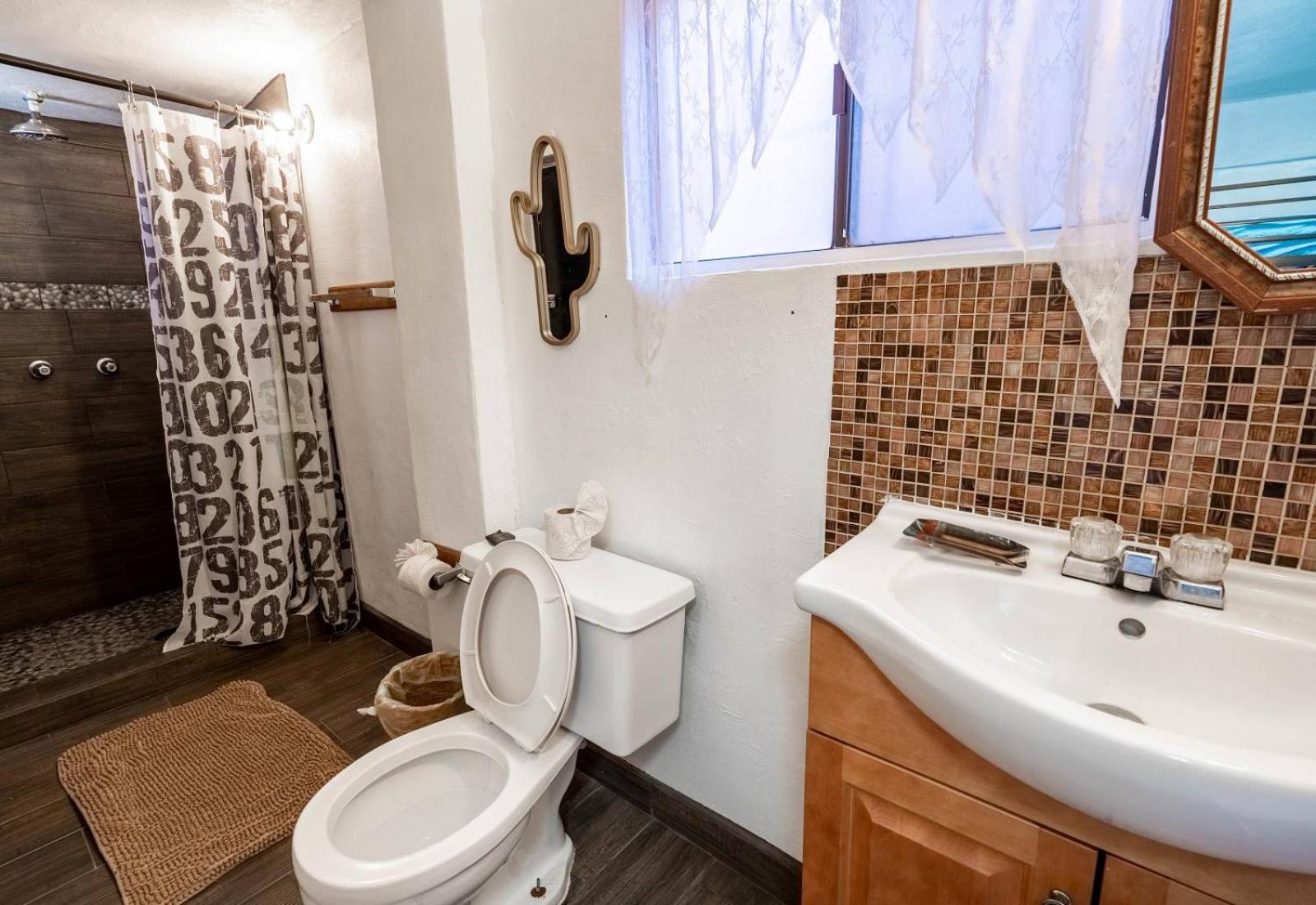 Huge Family 5 bedroom sleeps 16 with private pool home view 5