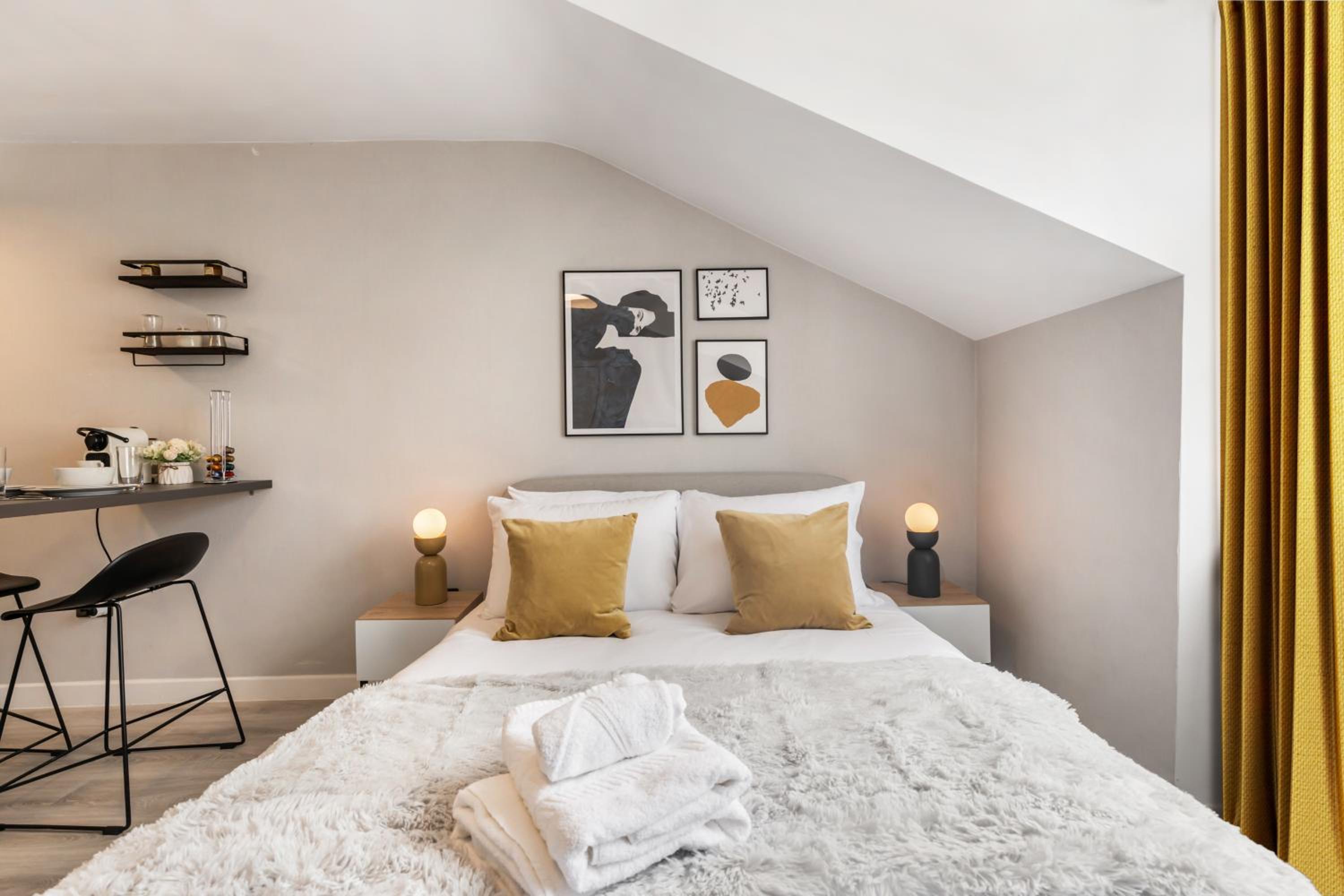 Cozy & Welcoming Studio Apartments in Premium Hyde Park Location
