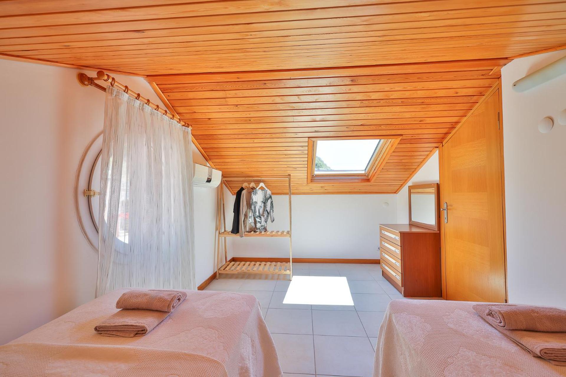 Apollo Apart - Image 20