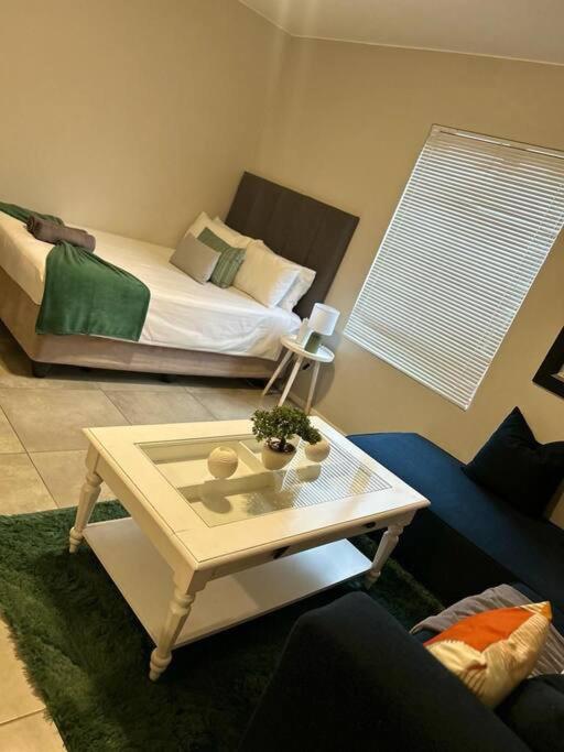 Bachelor apartment in Brynston