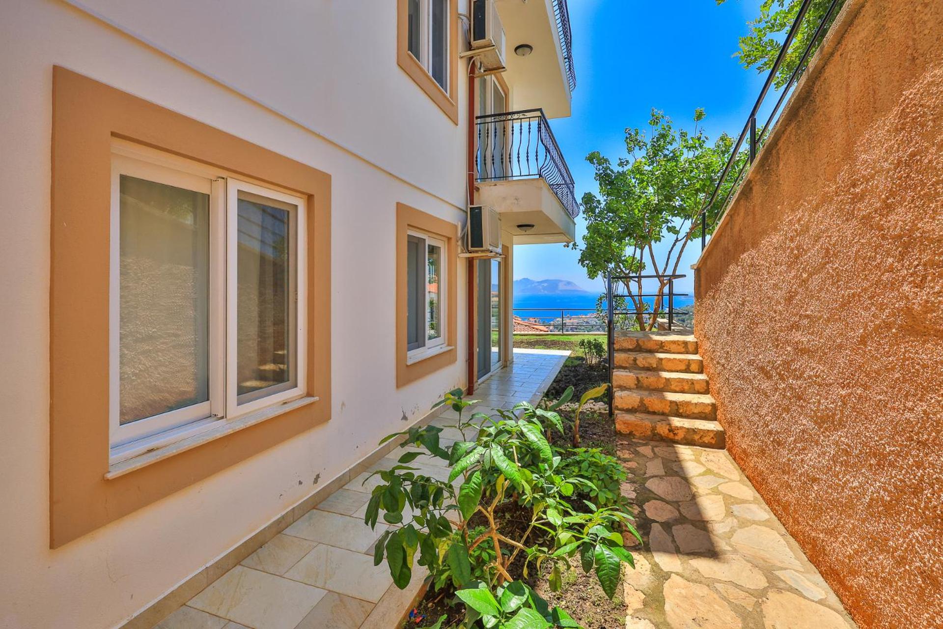 Apollo Apart - Image 34