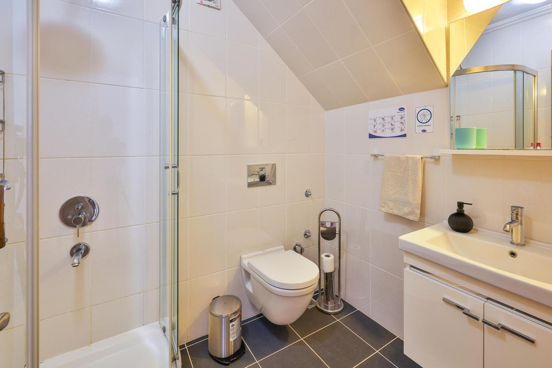 Apollo Apart - Image 35