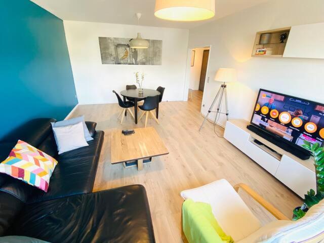 New Large 1 bedroom flat in Center with Parking - 64