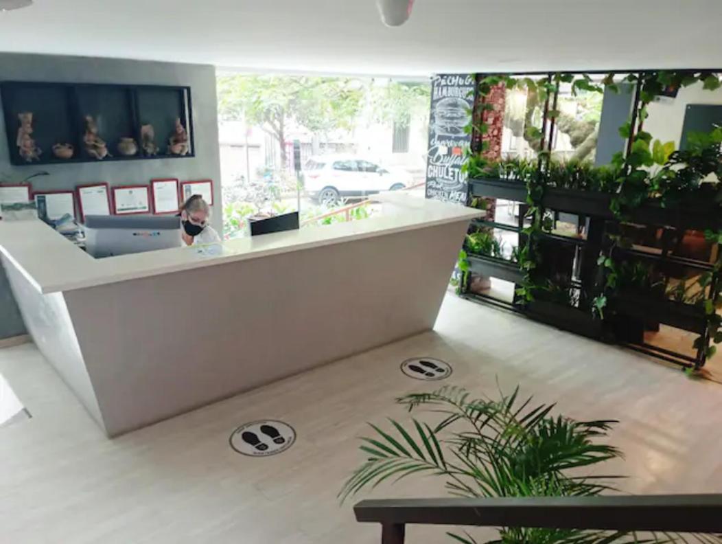 Centrally Located Amazing Apartment In LAURELES