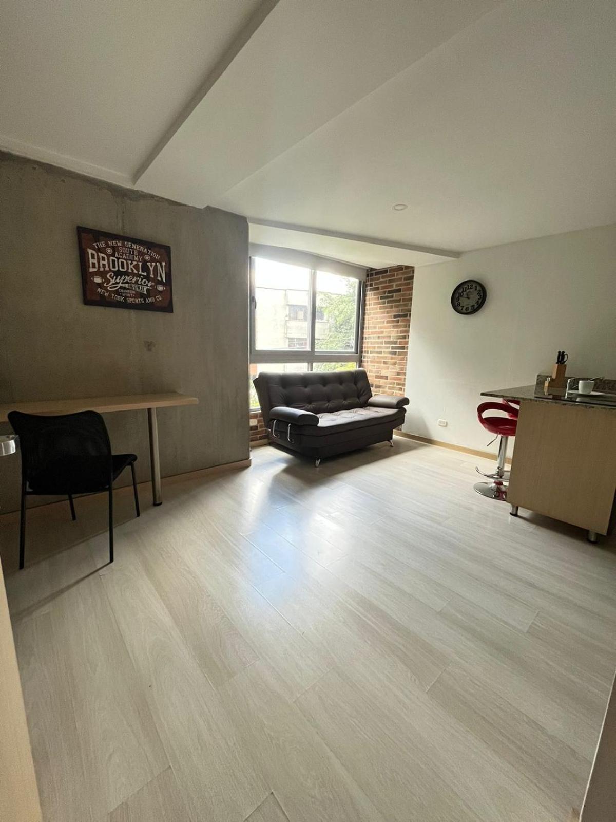 Centrally Located Amazing Apartment In LAURELES