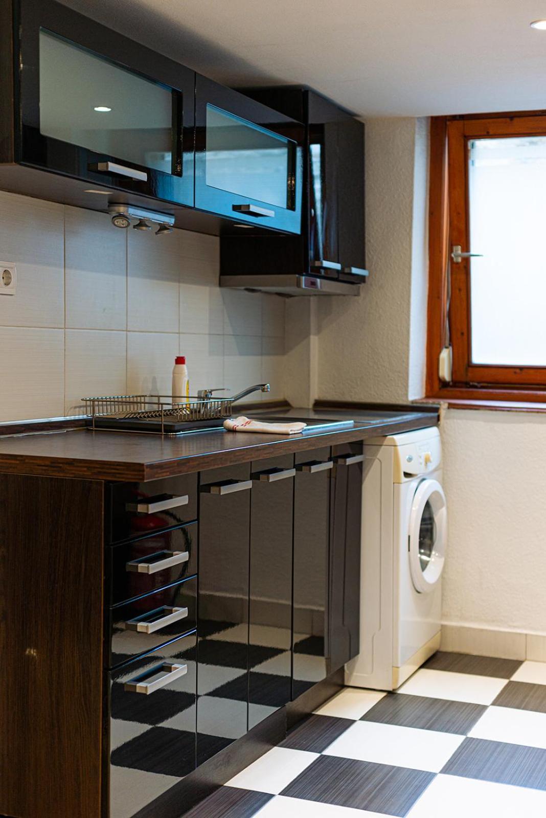 Cosy Corner - Entire Apartment near Oktogon view 5