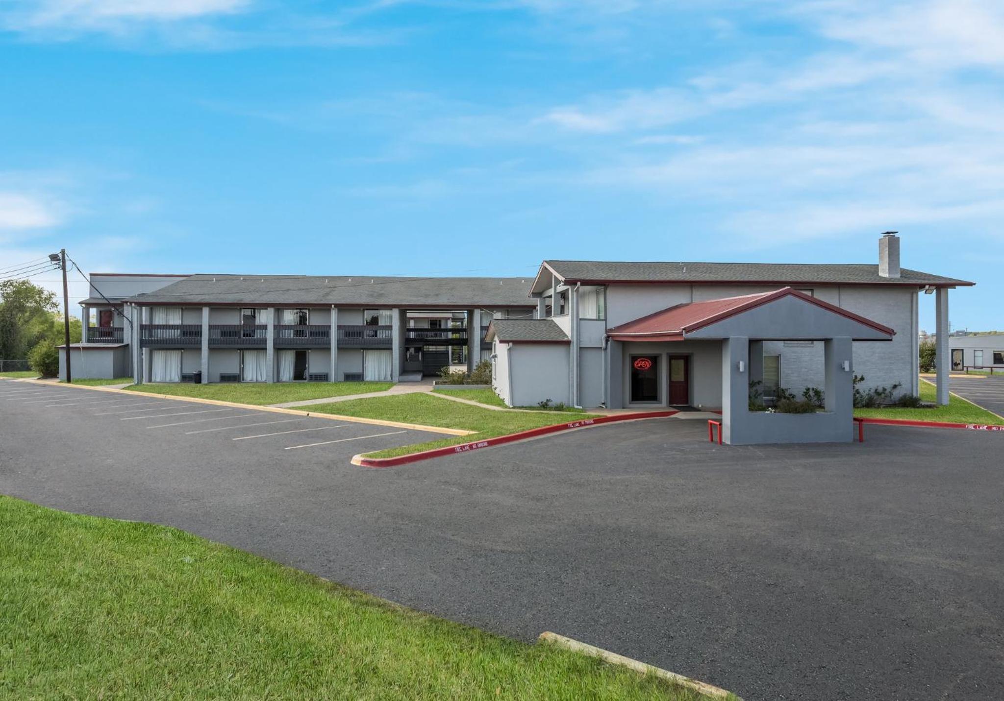 Red Roof Inn Madisonville view 3