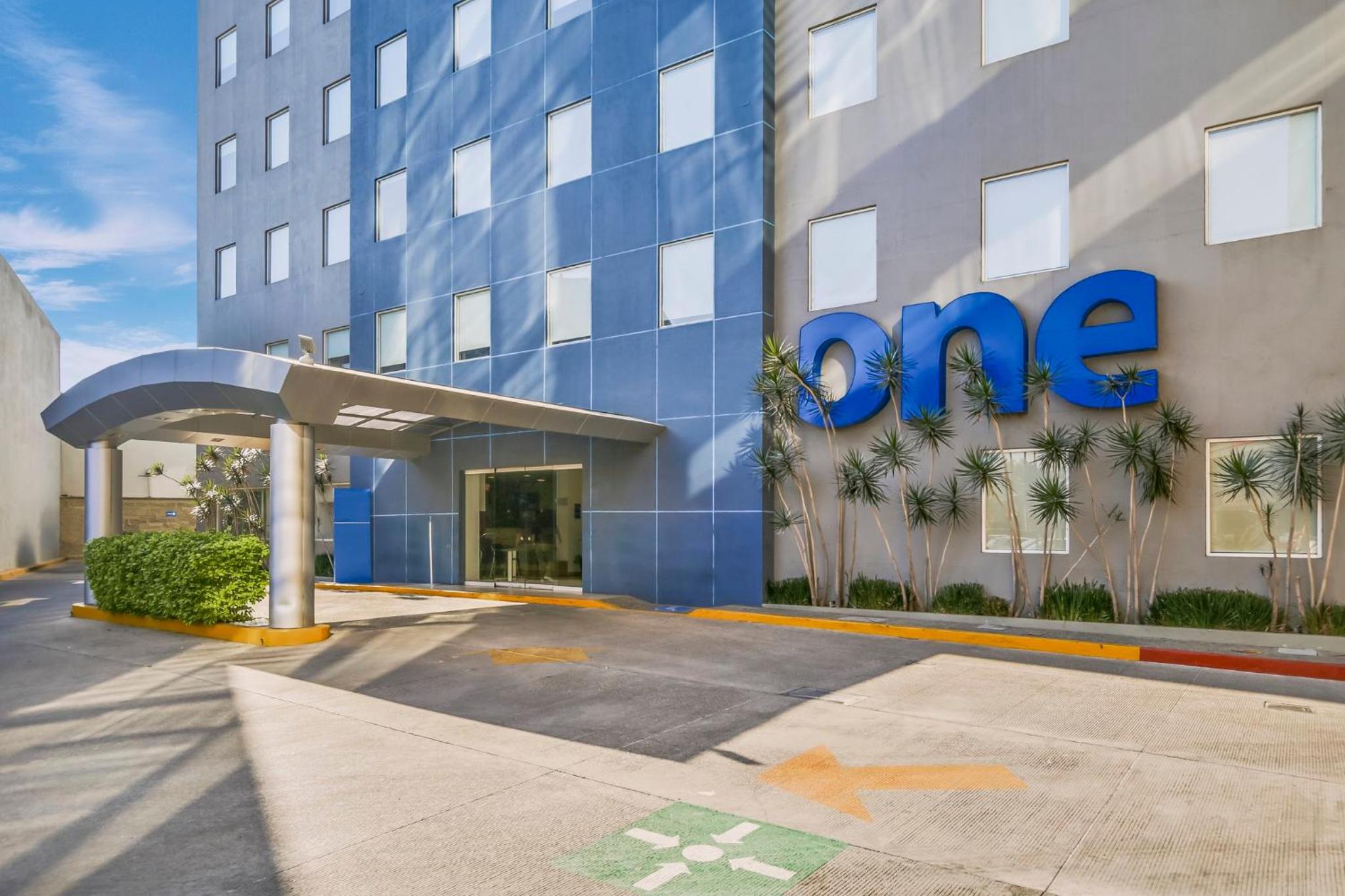 Hotel One Leon Poliforum - Image 1